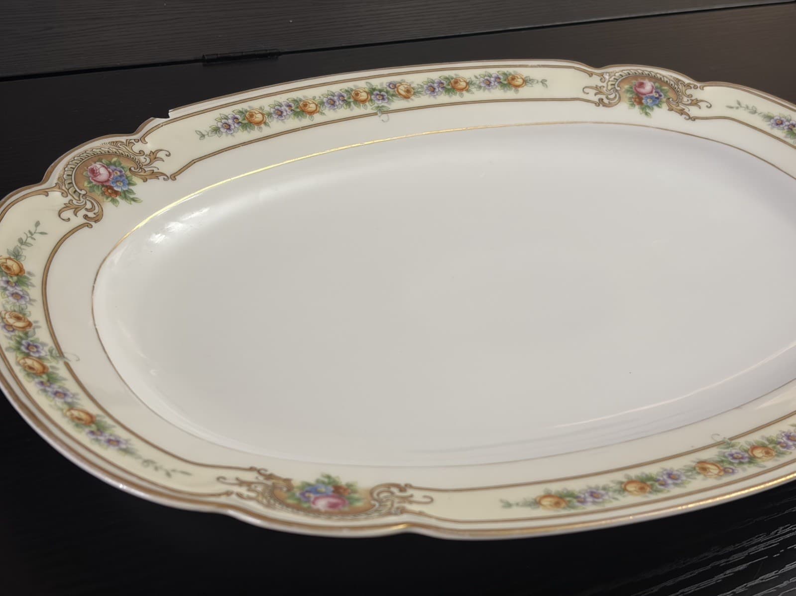 Black Knight BLK108 16" oval serving platter (small chip) see photos - Thumbnail 2
