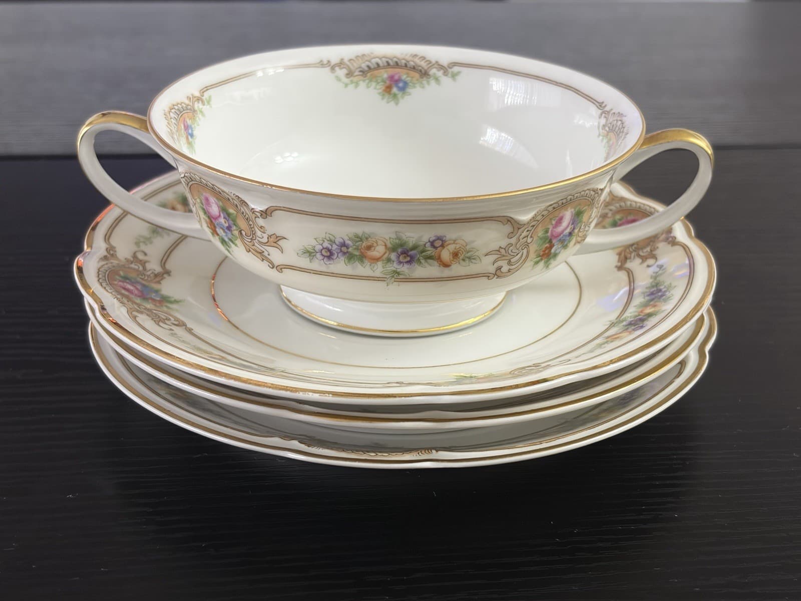 Hutschenreuther The Ascot footed Soup bowl and 3 saucer plates - Thumbnail 2