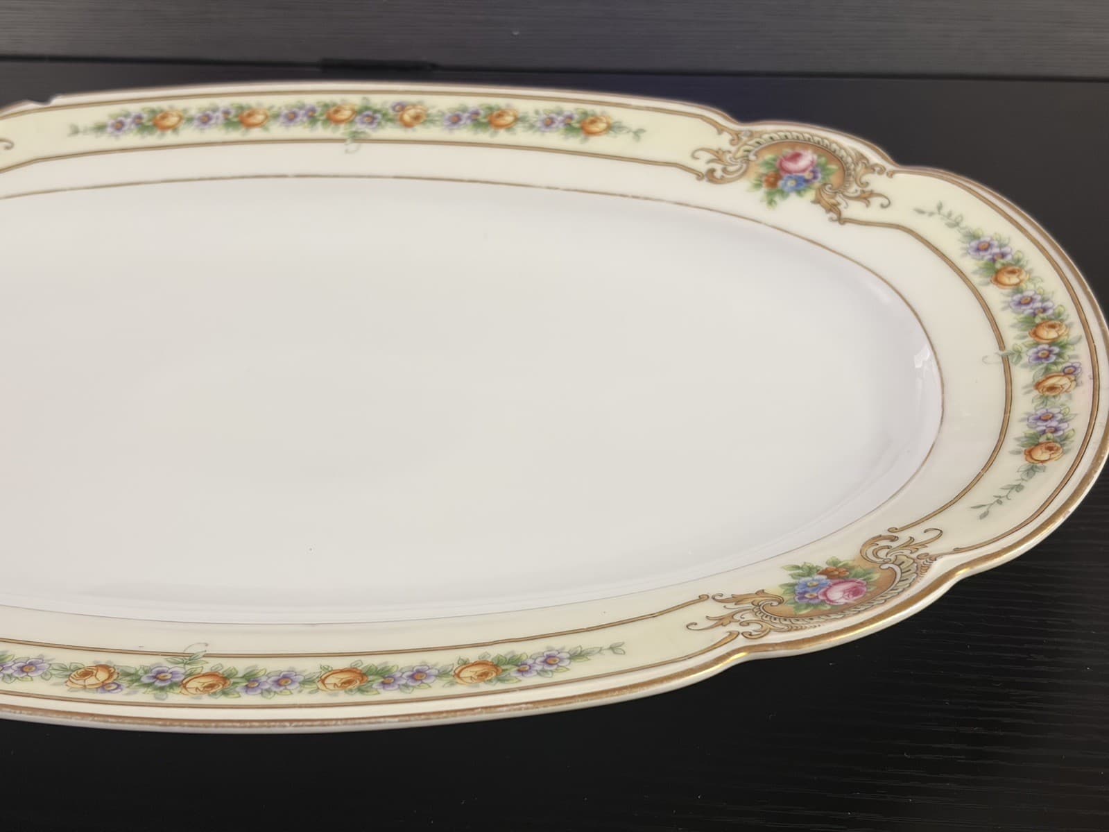 Black Knight BLK108 16" oval serving platter (small chip) see photos - Thumbnail 9