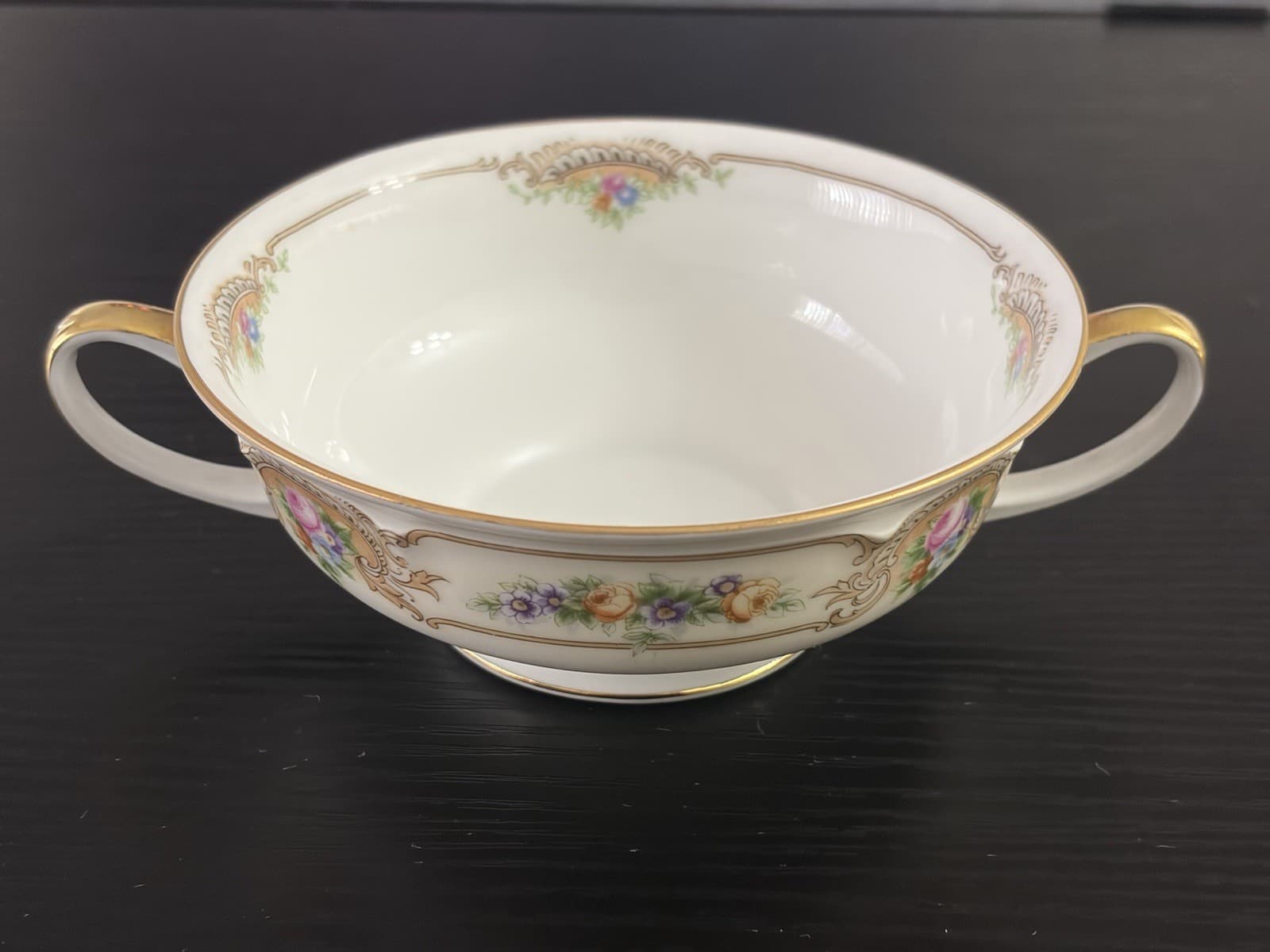 Hutschenreuther The Ascot footed Soup bowl and 3 saucer plates - Thumbnail 5
