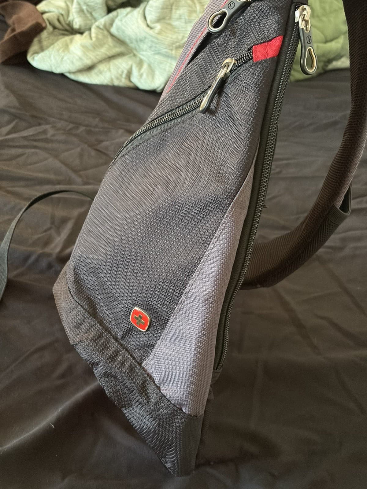 SwissGear Bag Backpack Sling Crossbody Black Gray Travel Vacation Unisex GUC - Thumbnail 5