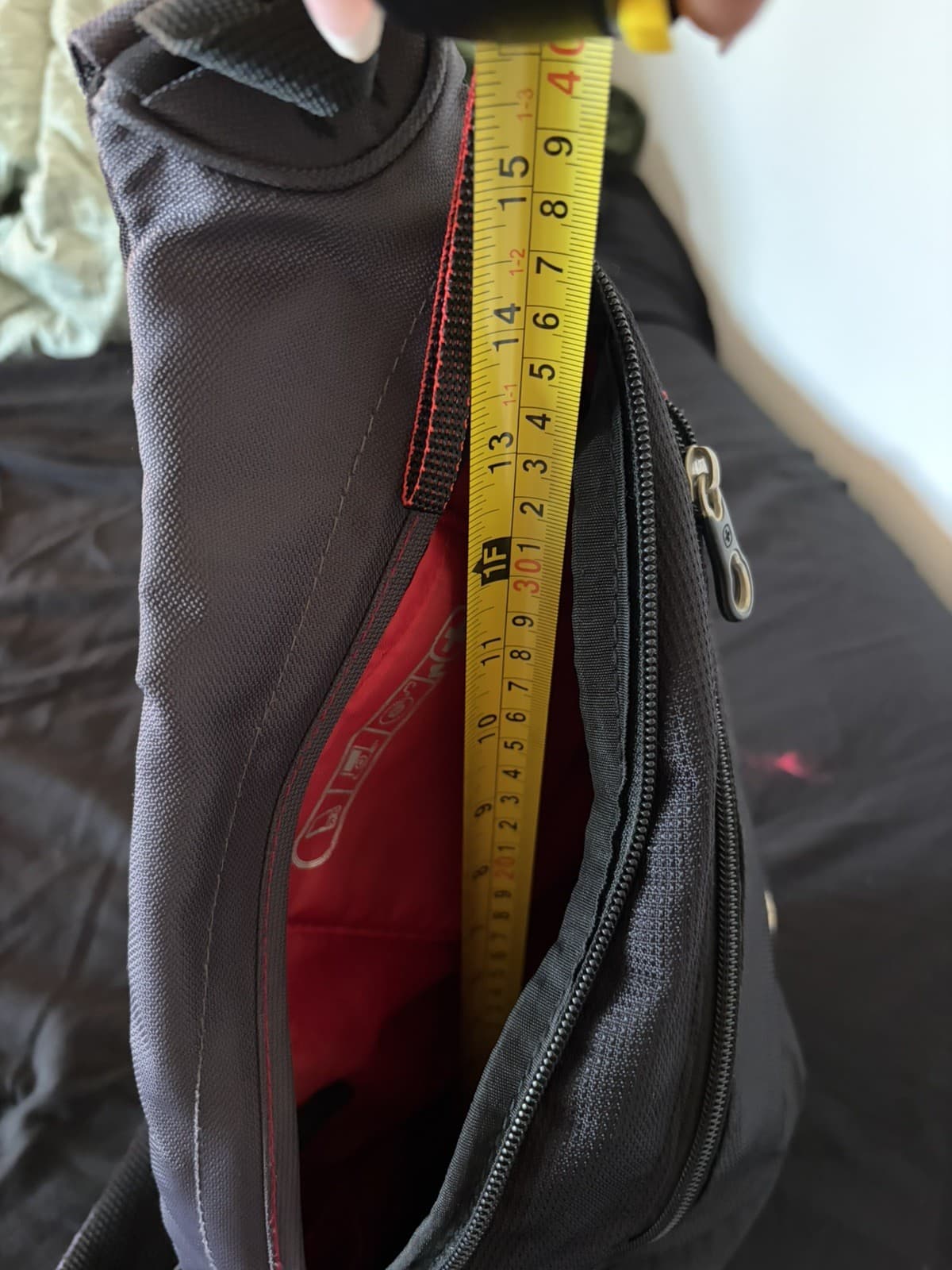 SwissGear Bag Backpack Sling Crossbody Black Gray Travel Vacation Unisex GUC - Thumbnail 8