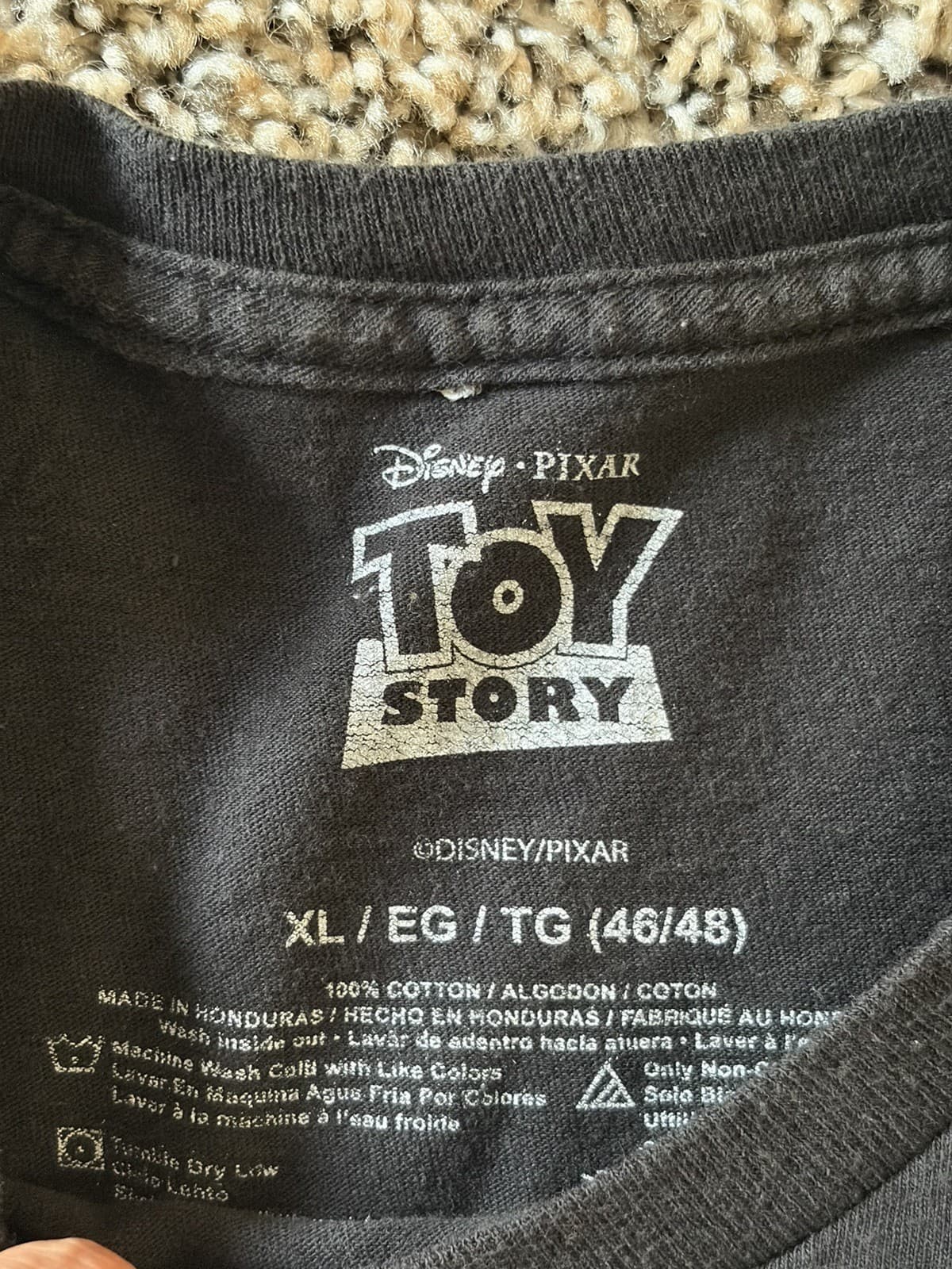 Disney's/Pixar Toy Story XL Graphic T-Shirt Aliens "I Have Been Chosen" Black - Thumbnail 4