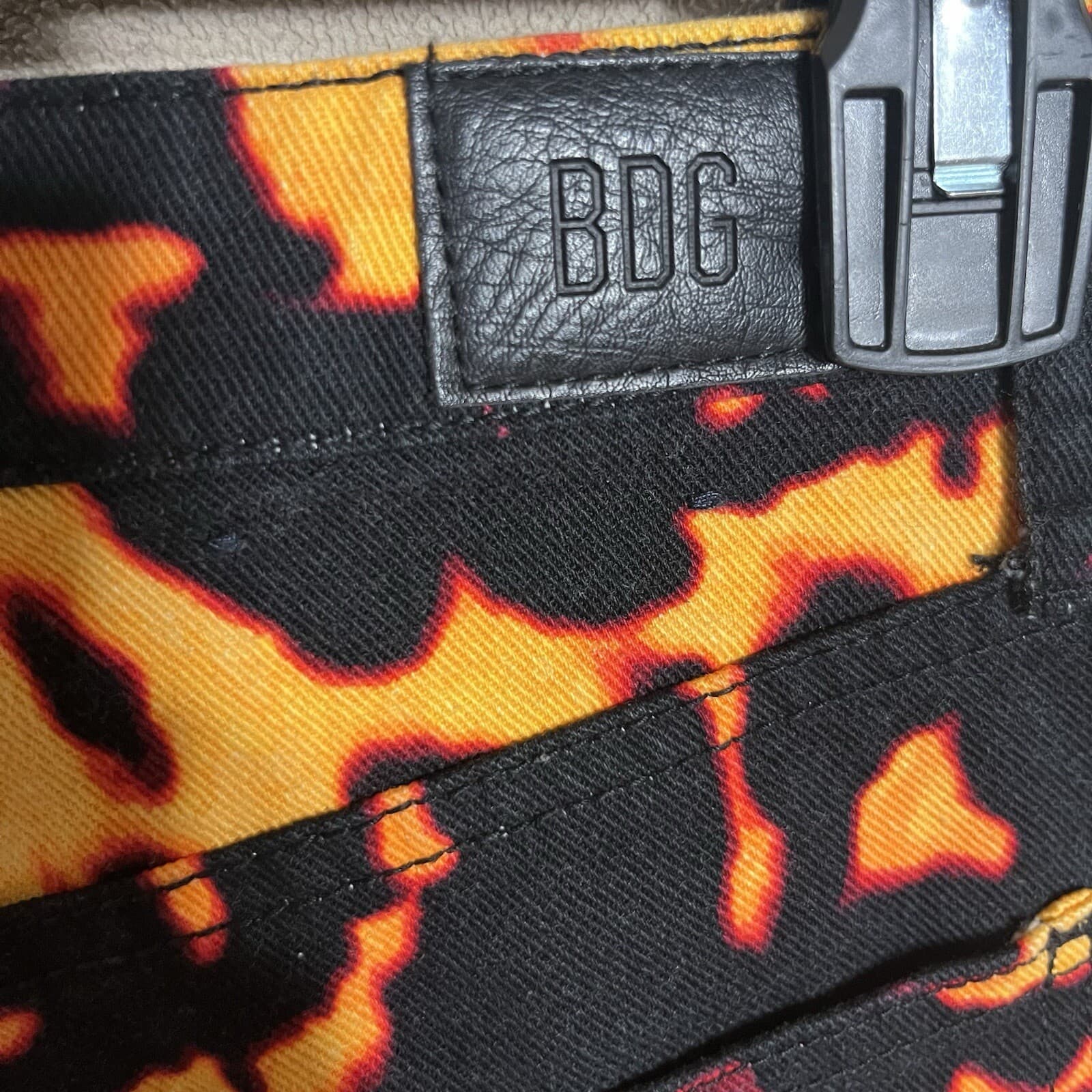 BDG Urban Outfitters Women’s Jeans Slim Straight Flame Lava Fire Print Size 26 - Thumbnail 6