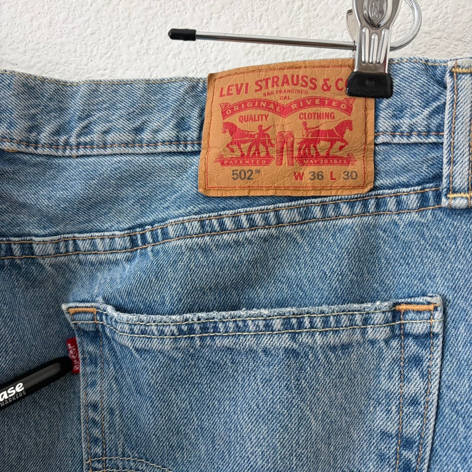 Levi's 502 Regular Taper Jeans Mens 36x30 Light Wash Blue Denim - Thumbnail 4