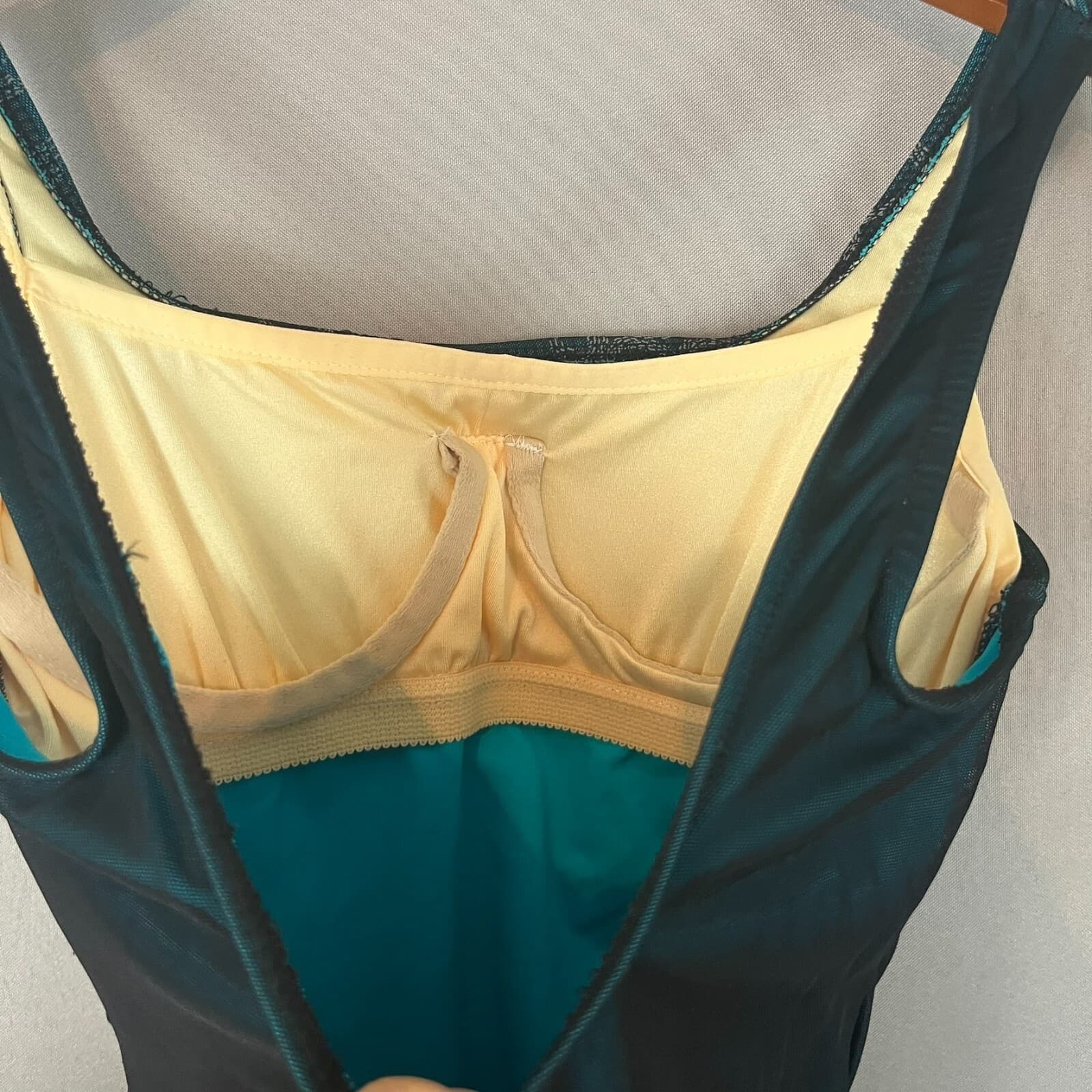 Miraclesuit Swimsuit Women's 8 Deep Green Mesh Stretch One Piece Built In Bra - Thumbnail 7