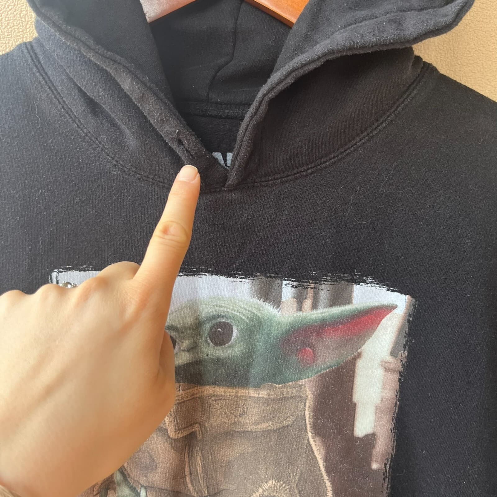 Star Wars Mens Medium Black Hoodie Pullover Grogu Baby Yoda The Mandalorian - Thumbnail 2