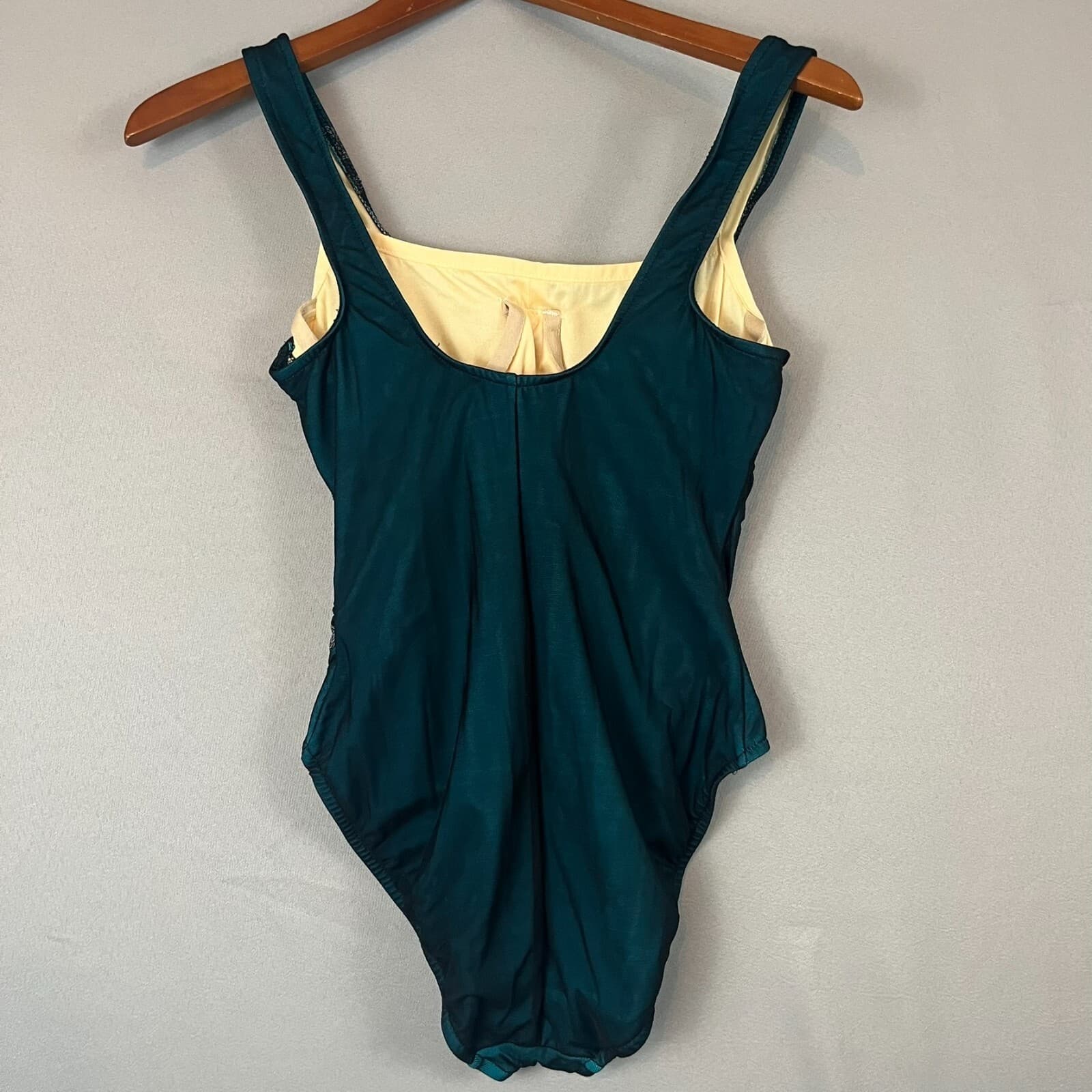 Miraclesuit Swimsuit Women's 8 Deep Green Mesh Stretch One Piece Built In Bra - Thumbnail 4
