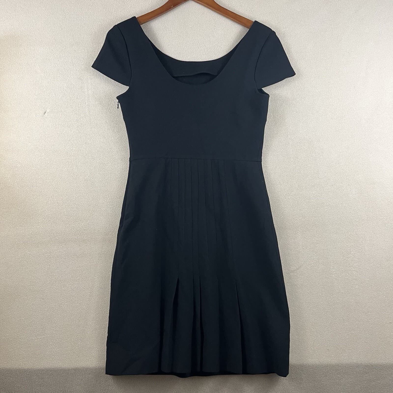 Diane Von Furstenberg Little Black Dress Sz 4 Monica Back Pleated Short Sleeve - Thumbnail 3