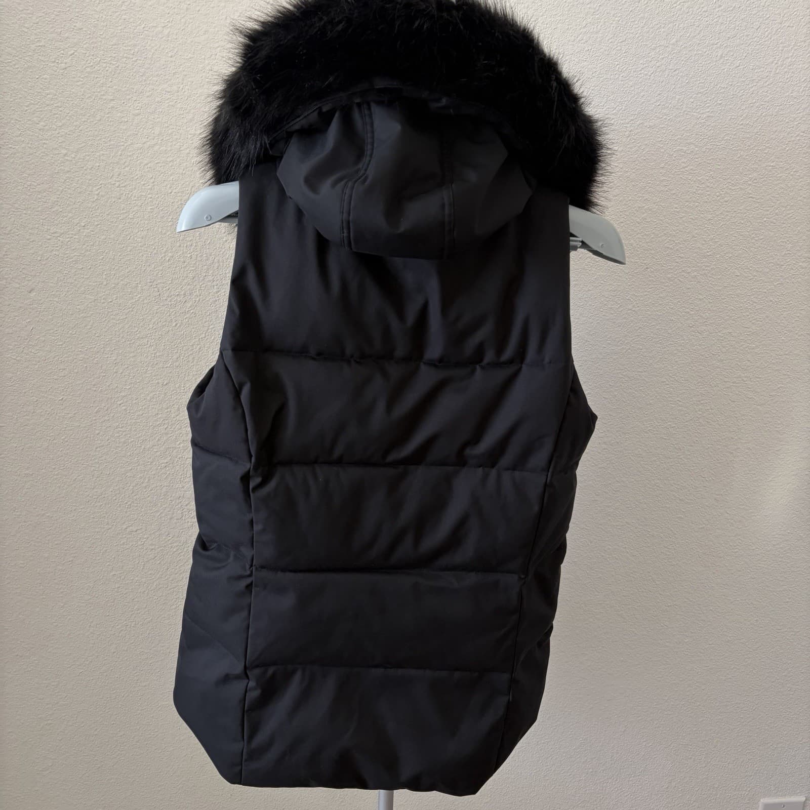 Sweaty Betty North Pole Quilted Hooded Parka Vest with Faux Fur Trim SMALL Snow - Thumbnail 2