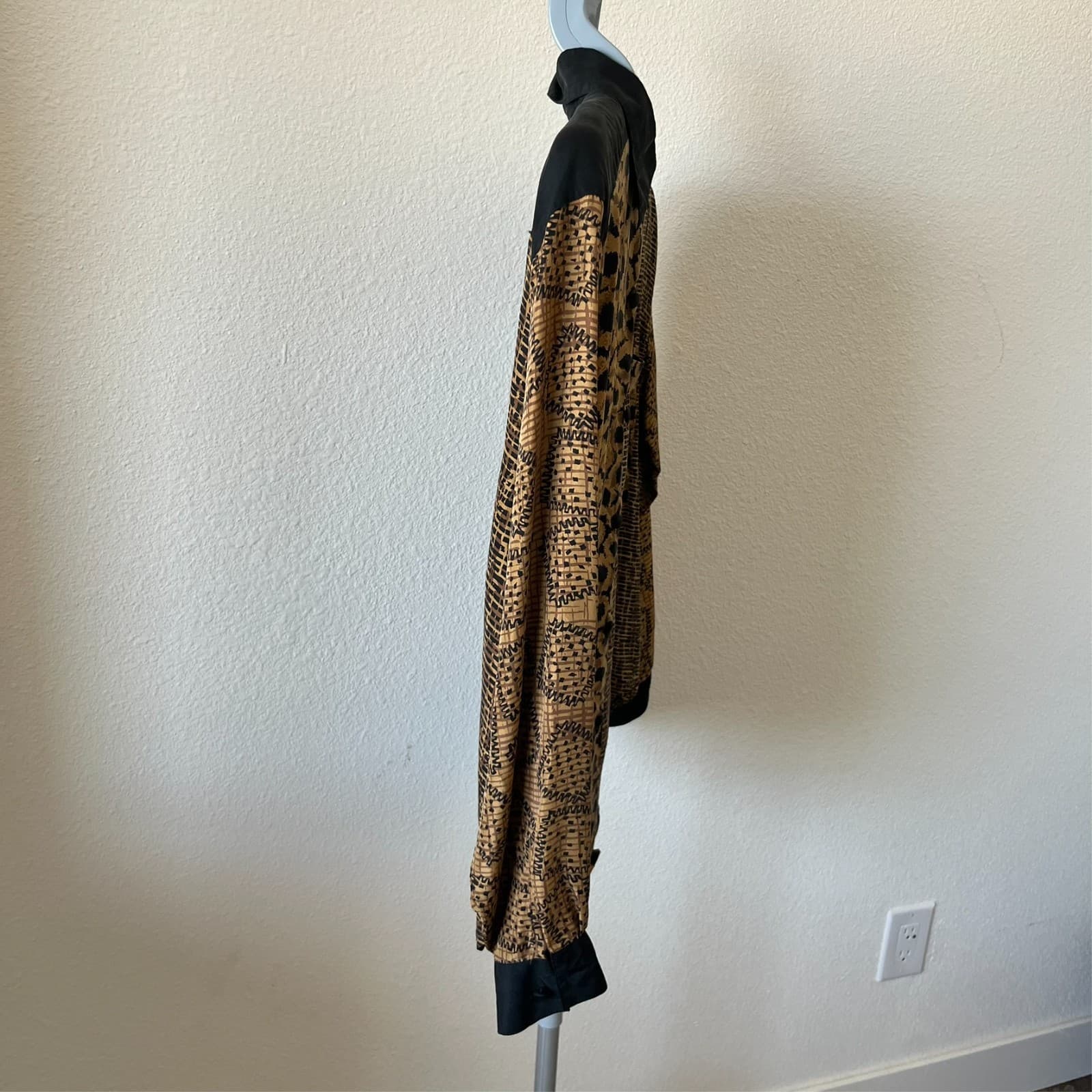 Vintage SLB Sunny Leigh Womens Size M Geometric Long Sleeve Silk Button Up Top - Thumbnail 3