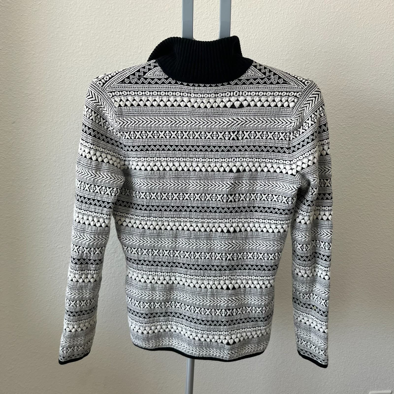 Title Nine Sweater Womens Small Black White Geometric Super Stretch Textured - Thumbnail 2