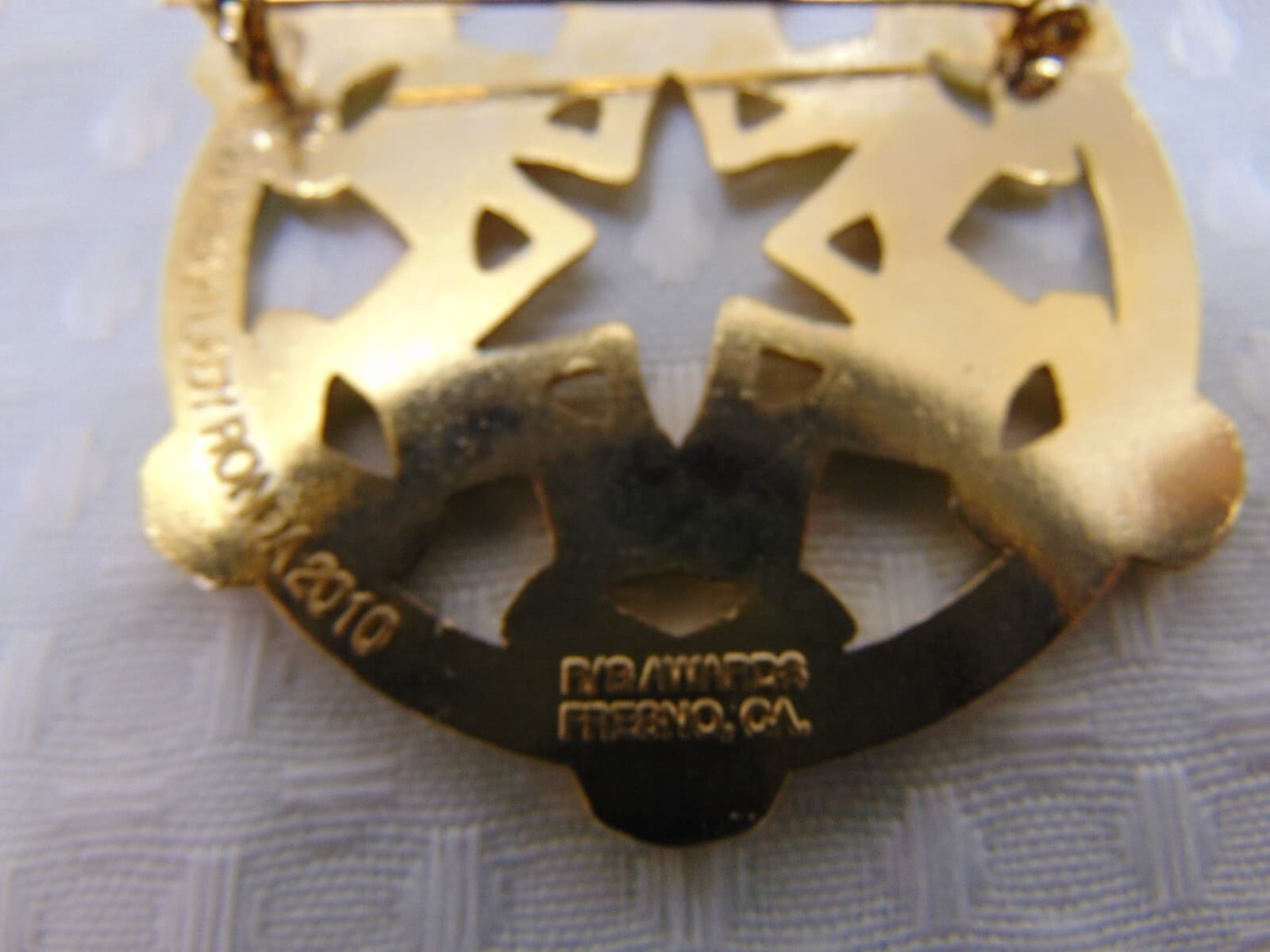 El Zaribah Lady Ronda 2010 RG Awards Fresno, CA Gold Tone Pin With Rhinestones - Thumbnail 4