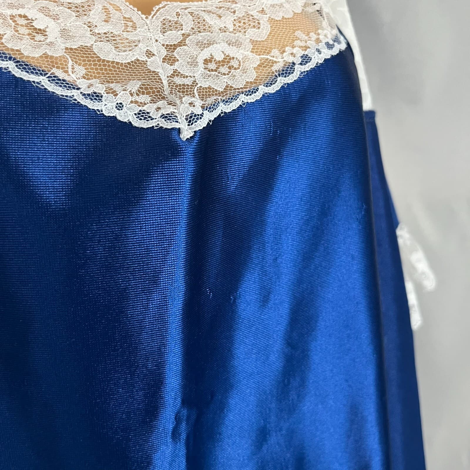 Vintage Vandemere 2 Piece Nightgown Womens Medium Blue Classic Lace Detail - Thumbnail 4