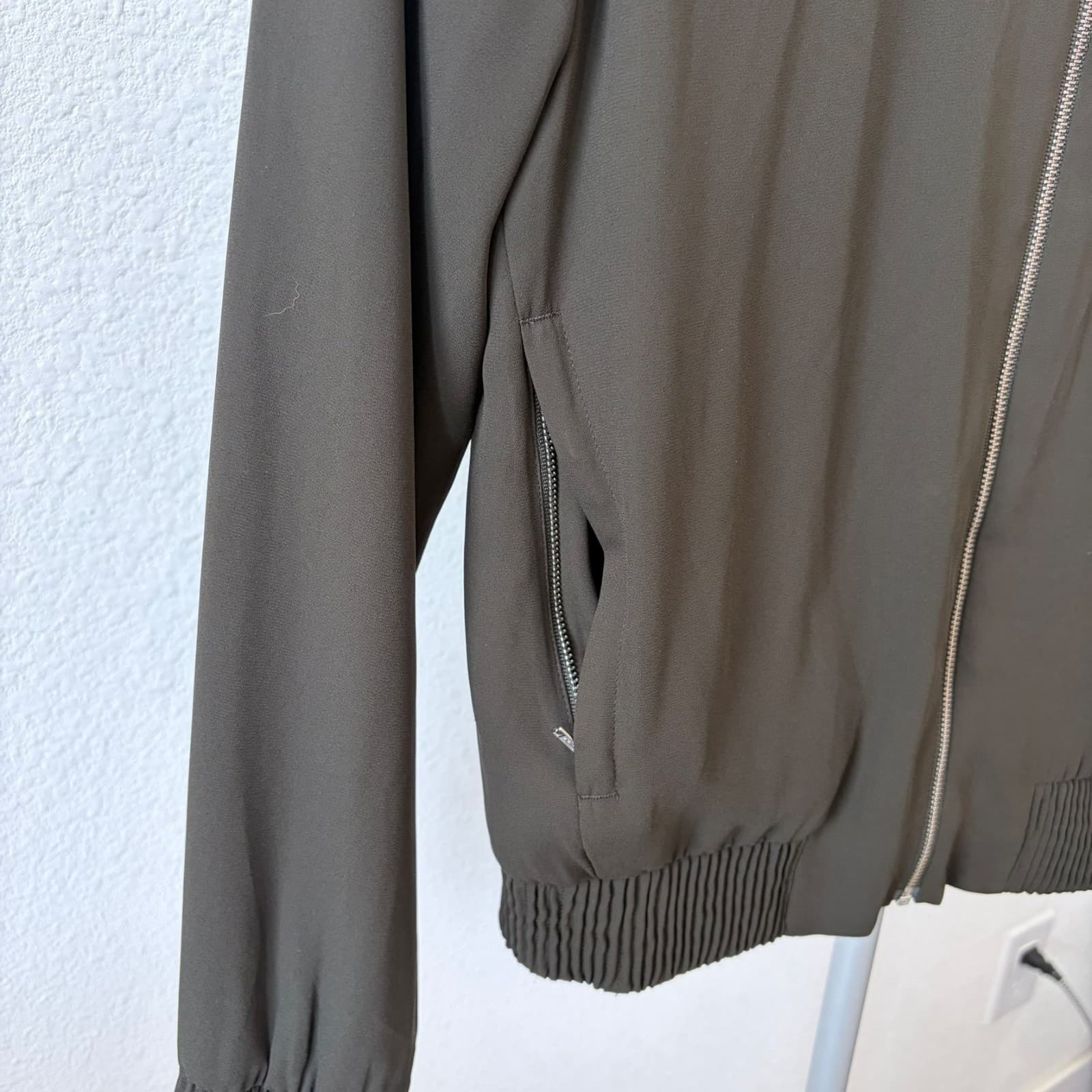 Babaton Jacket XS Green Zip Ribbed Hem YPO-14256-17 Minimalist Bomber Military - Thumbnail 5