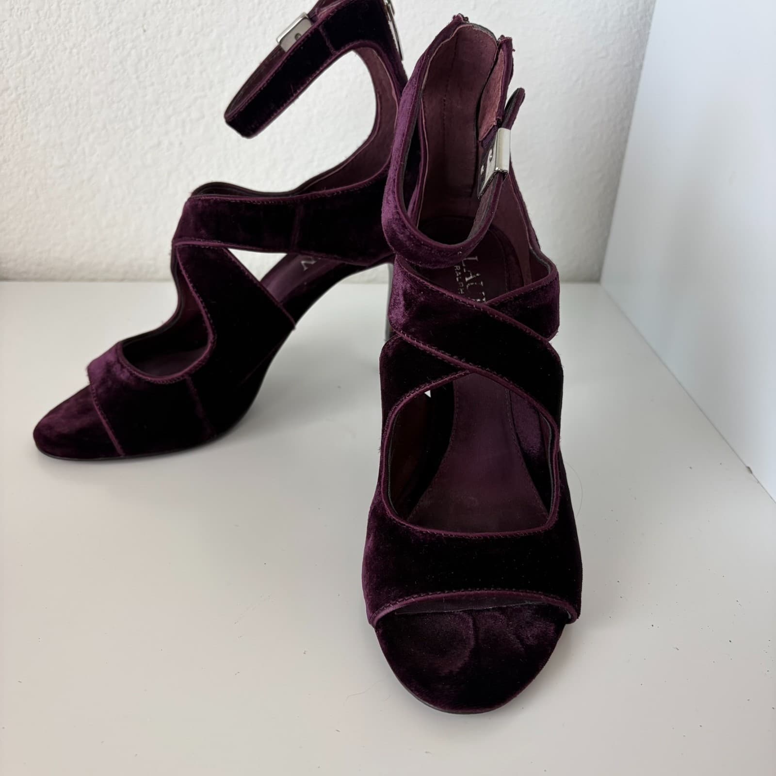 Lauren Ralph Lauren Tyra Peep Toe Purple Velvet Sandal Size 6.5B Burgundy Formal - Thumbnail 2