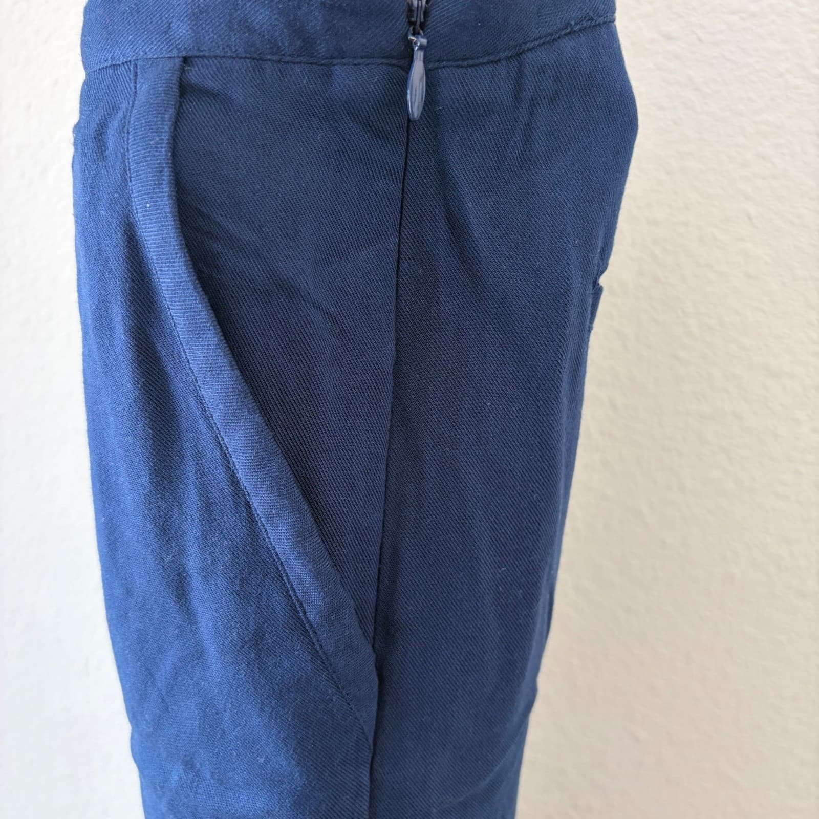 Garnet Hill Wide Leg Cropped Pants Womens 10 Navy Blue Pleated Rayon 40404 - Thumbnail 5