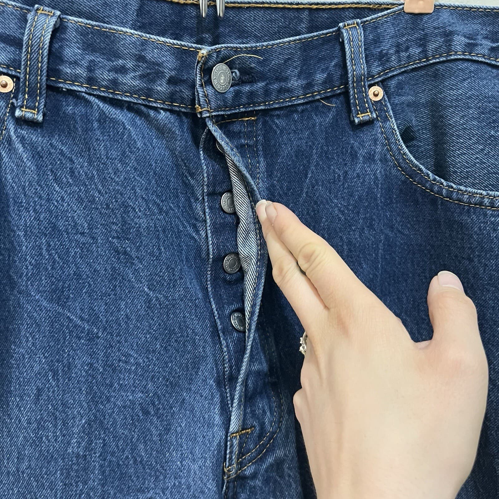 Levi's 501 Button Fly Mens Jeans Size (fits W 40x45 L) For Extra Tall Man Jeans - Thumbnail 4