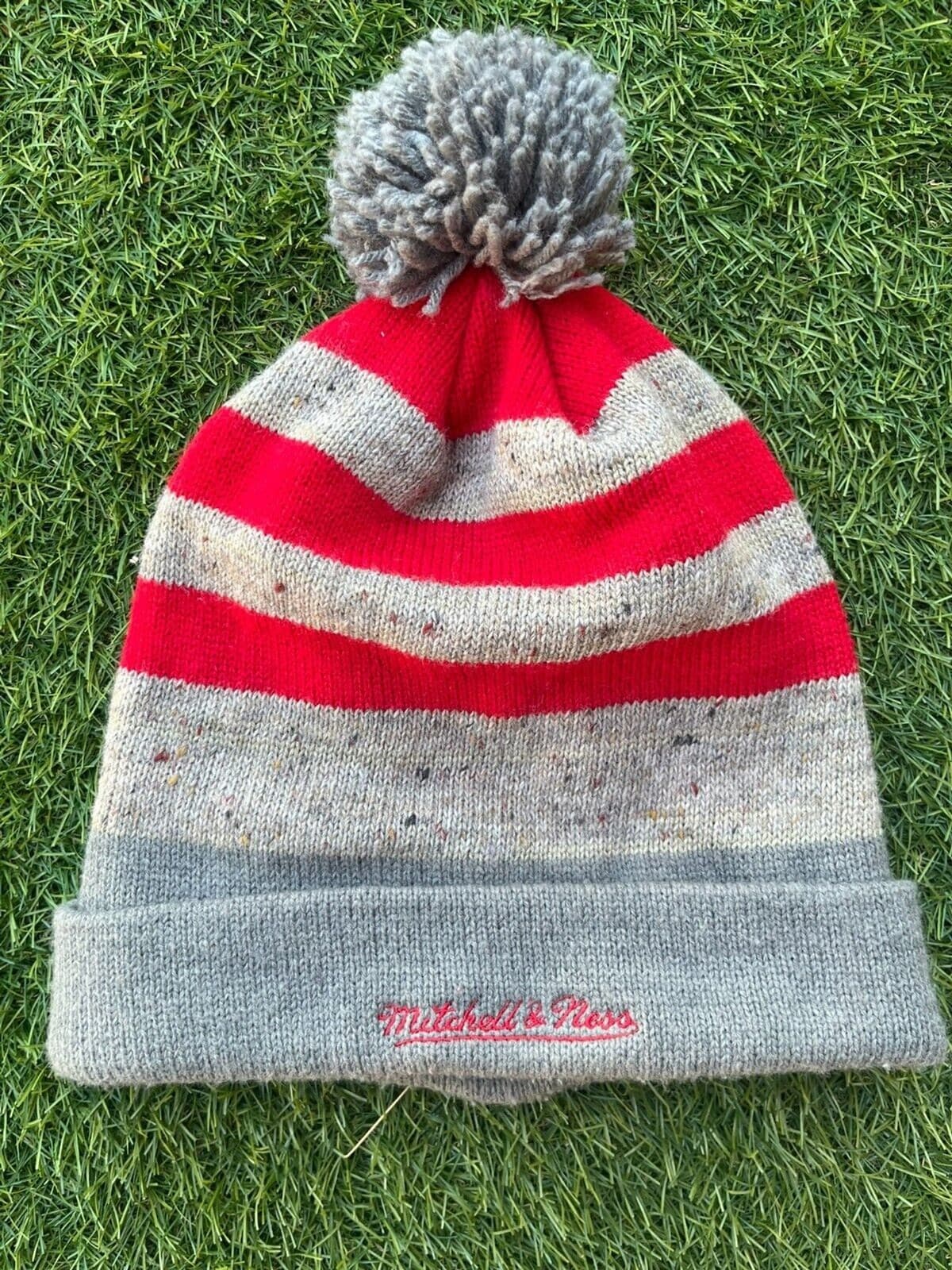 NBA Chicago Bulls Knit Beanie With Pom 2 Tone Mitchell & Ness Sportswear Cap - Thumbnail 2