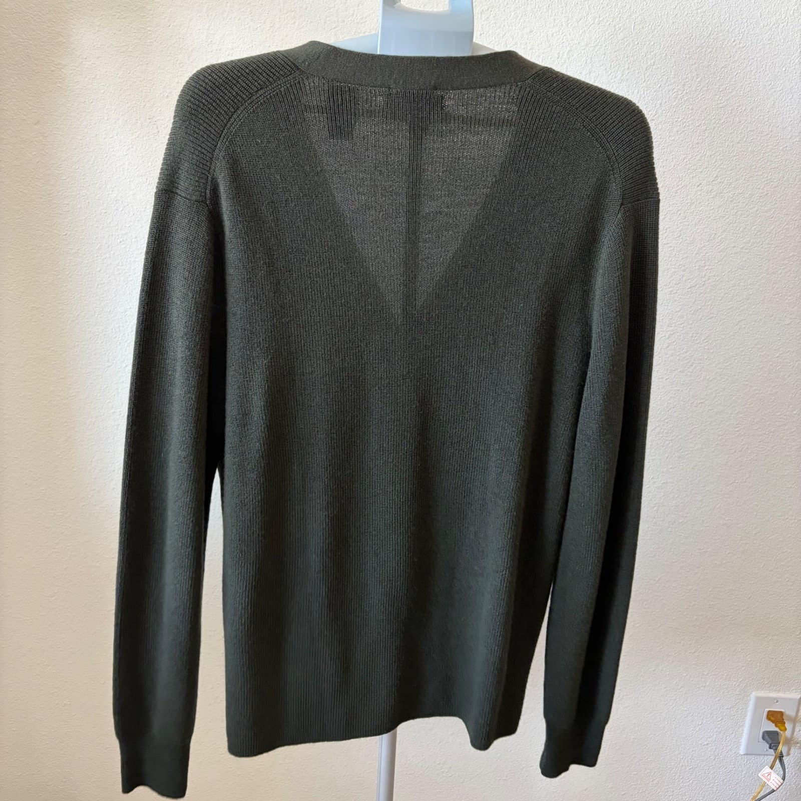 J. Crew Cardigan Mens Large Green 100% Merino Wool Destination V-Neck Sweater - Thumbnail 3