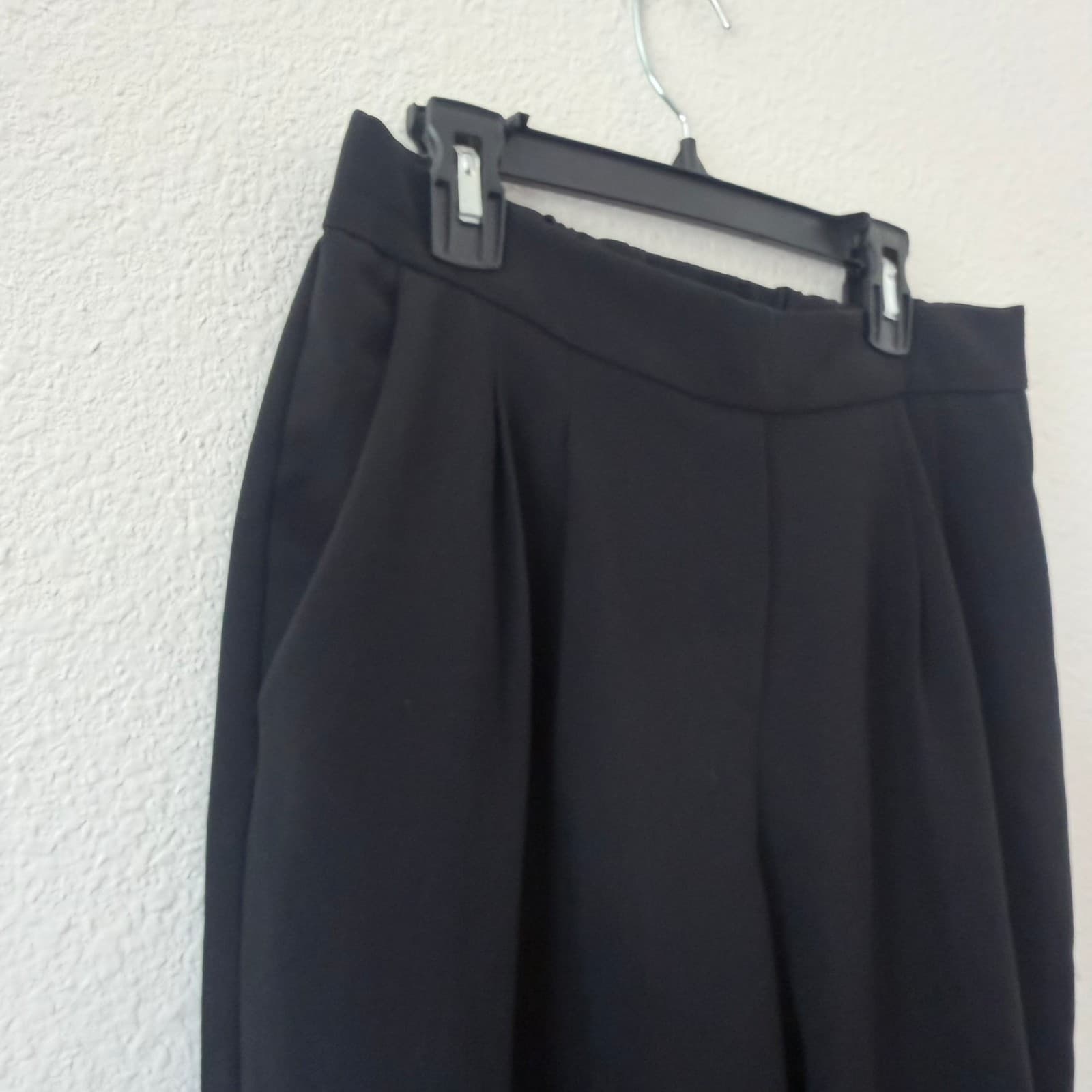 Babaton Cohen Pant 6 Black Slim Leg Cropped Trousers Minimalist Capsule Wardrobe - Thumbnail 2