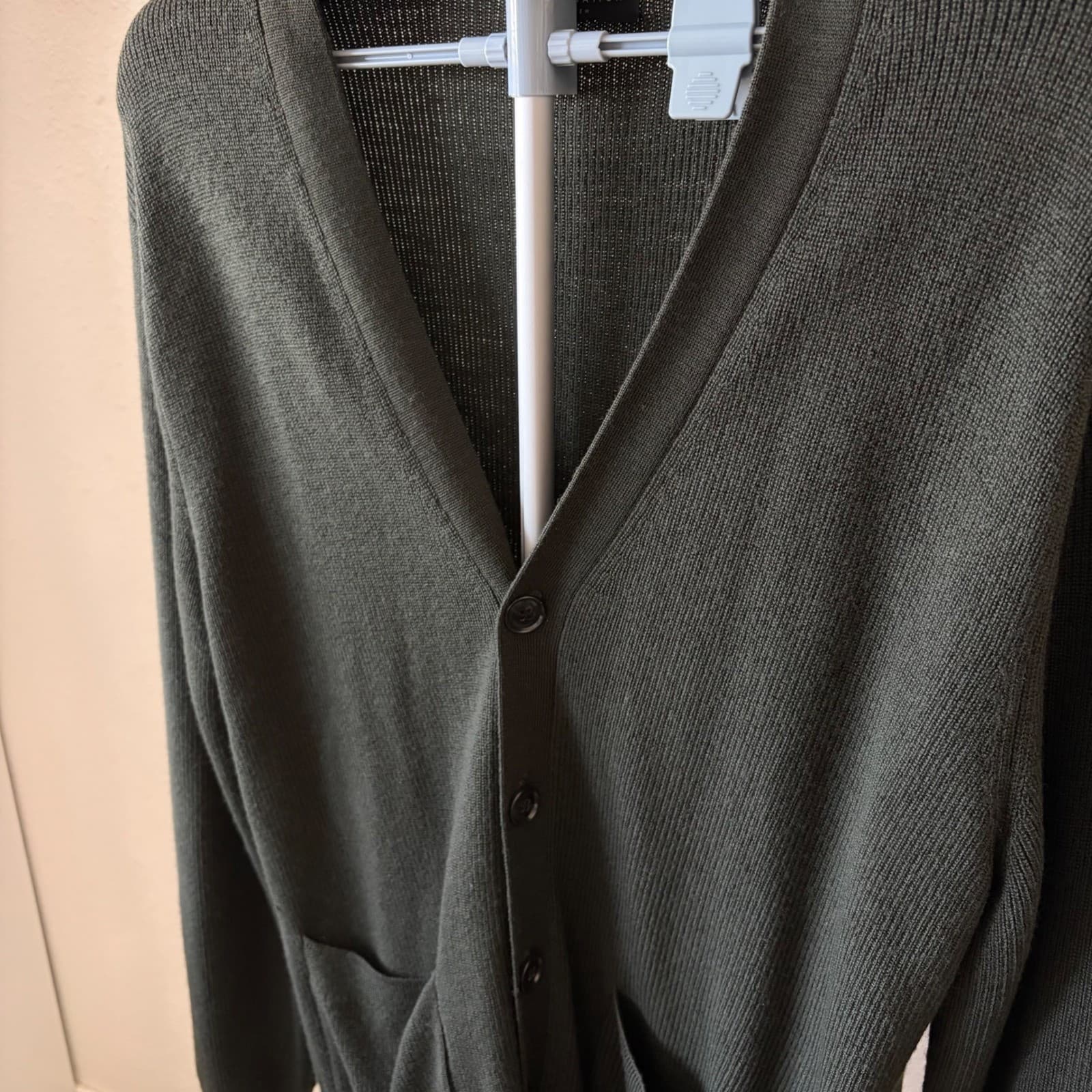J. Crew Cardigan Mens Large Green 100% Merino Wool Destination V-Neck Sweater - Thumbnail 2
