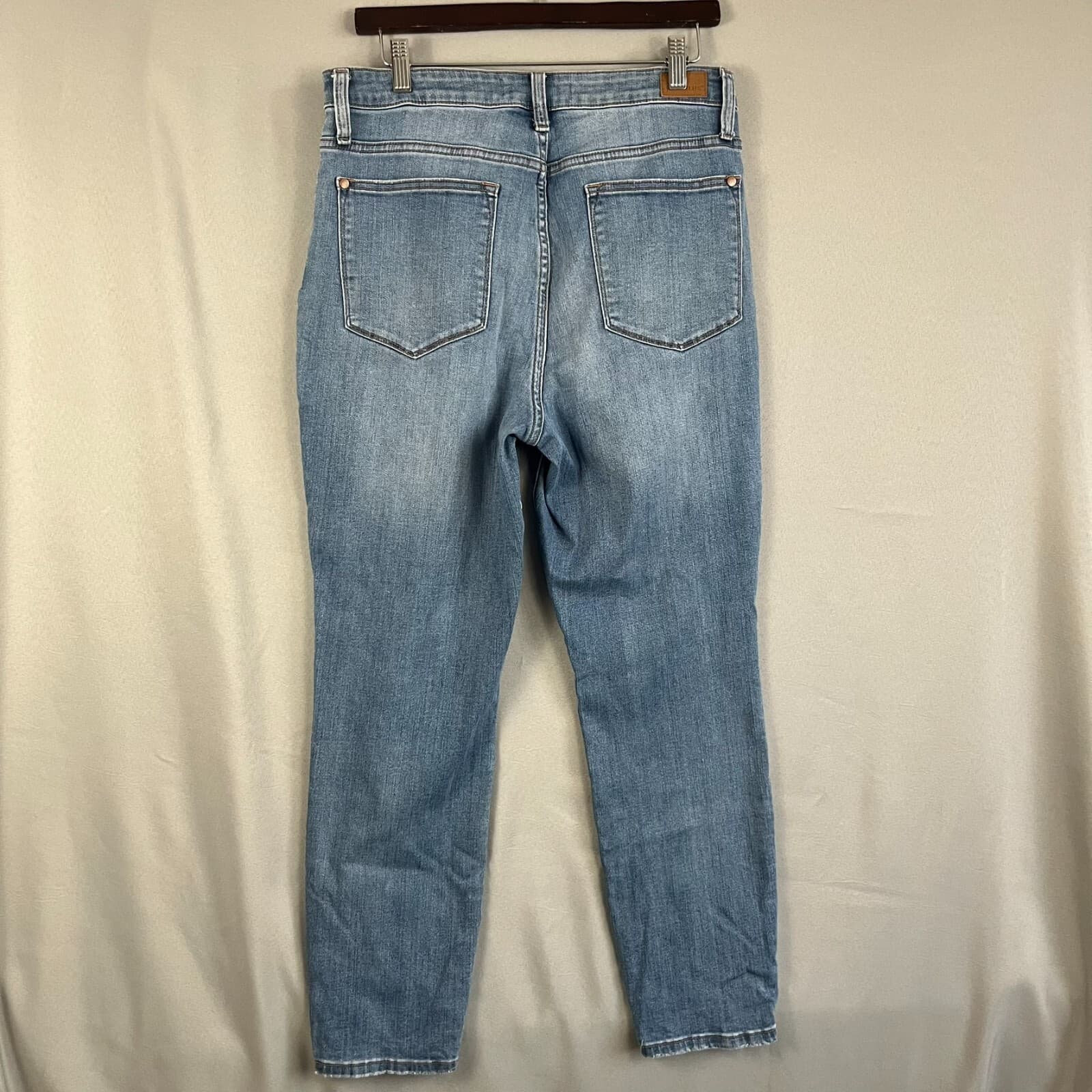 Judy Blue Jeans Women's 11/30 Blue Denim Cotton Stretch Tapered Leg Zip Fly - Thumbnail 3