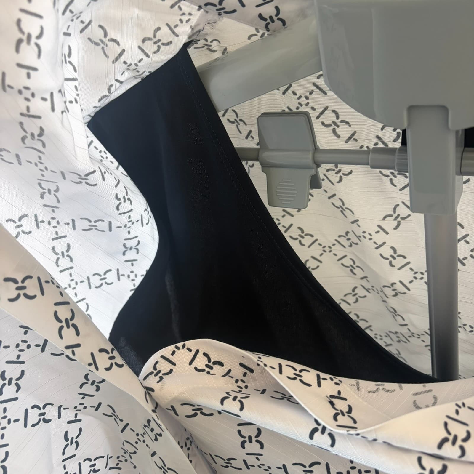 Maggie Barnes Black and White Blouse with Attached tank Size 3X All Over Print - Thumbnail 3