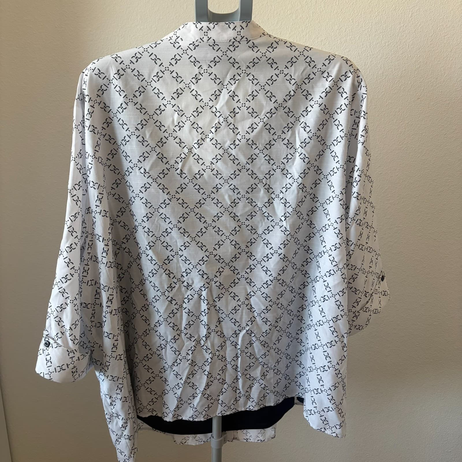 Maggie Barnes Black and White Blouse with Attached tank Size 3X All Over Print - Thumbnail 5