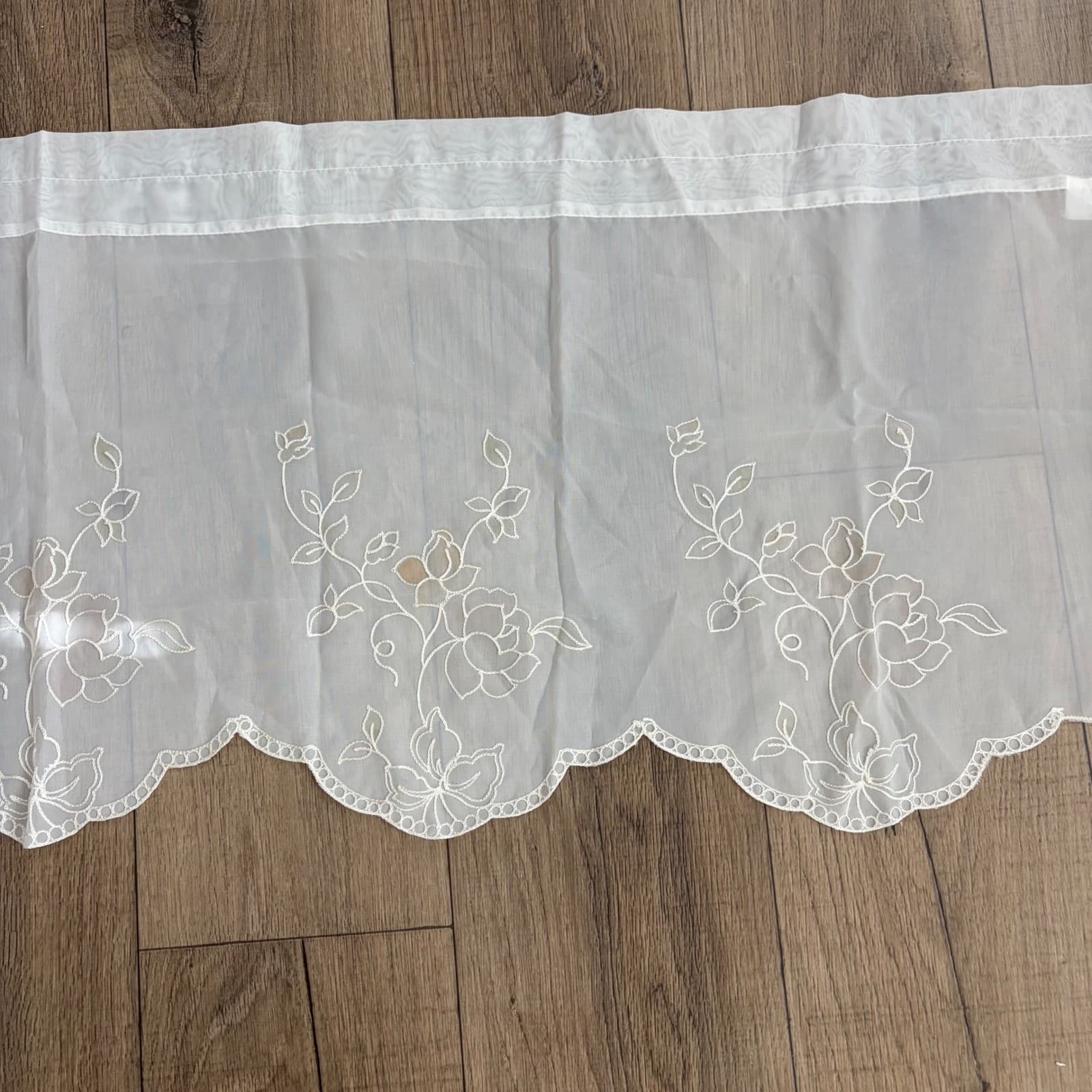 Vintage Window Valance Home 58x18 White Floral Embroidered Scalloped Sheer - Thumbnail 3