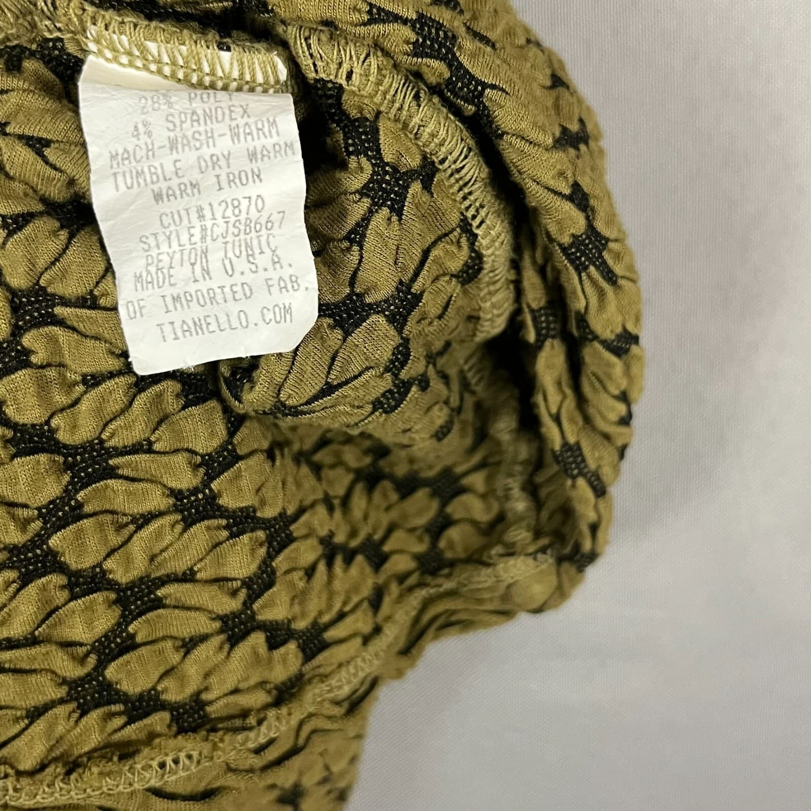Tianello Tunic Tunic Shirt Women's S Sage Green Python Textured Stretch V-Neck - Thumbnail 3