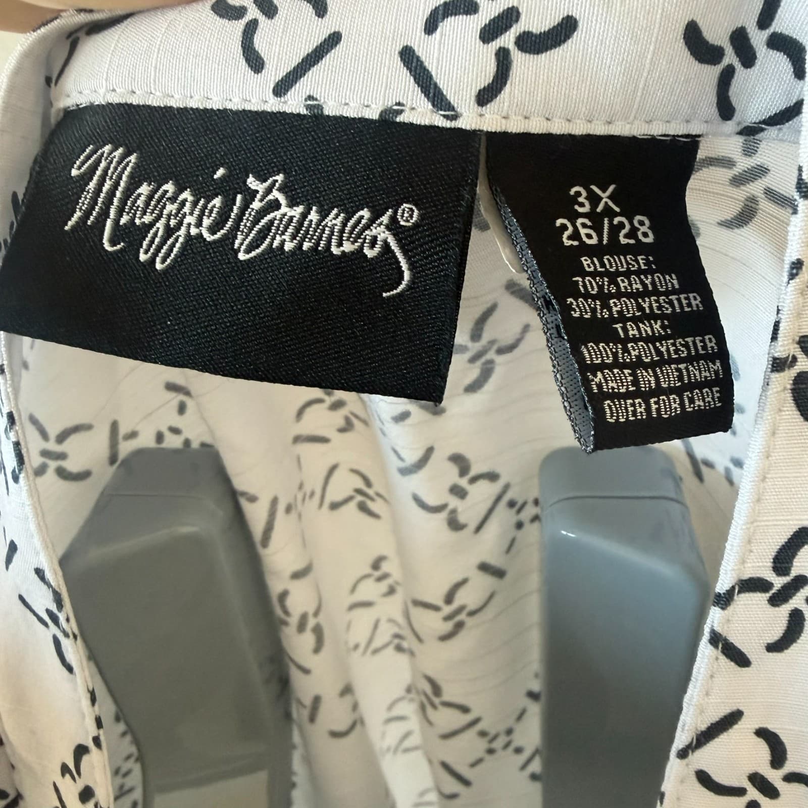 Maggie Barnes Black and White Blouse with Attached tank Size 3X All Over Print - Thumbnail 4