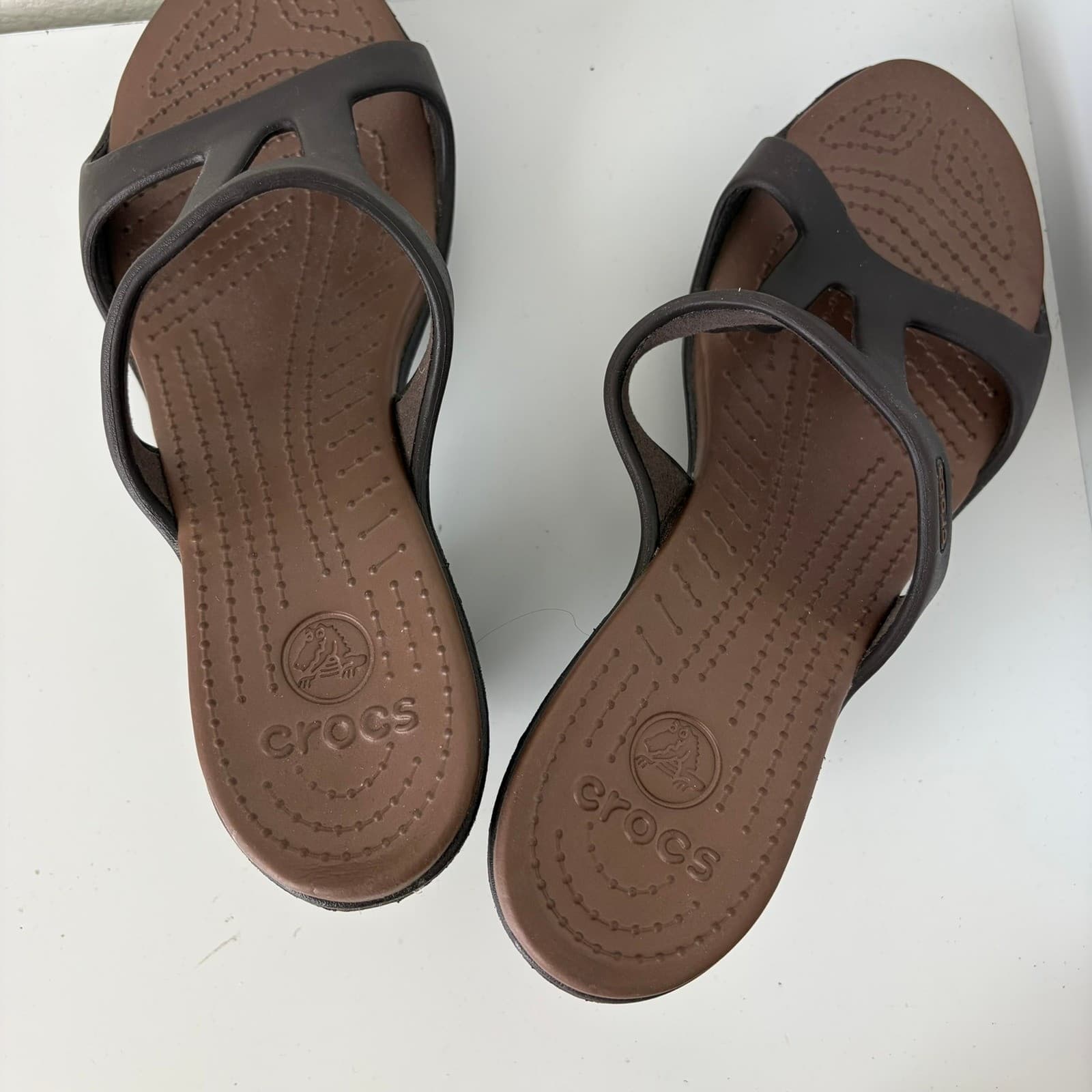 Crocs Cyprus Heel Sandals Womens 9 Brown T-Strap Block Heel Slides - Thumbnail 5