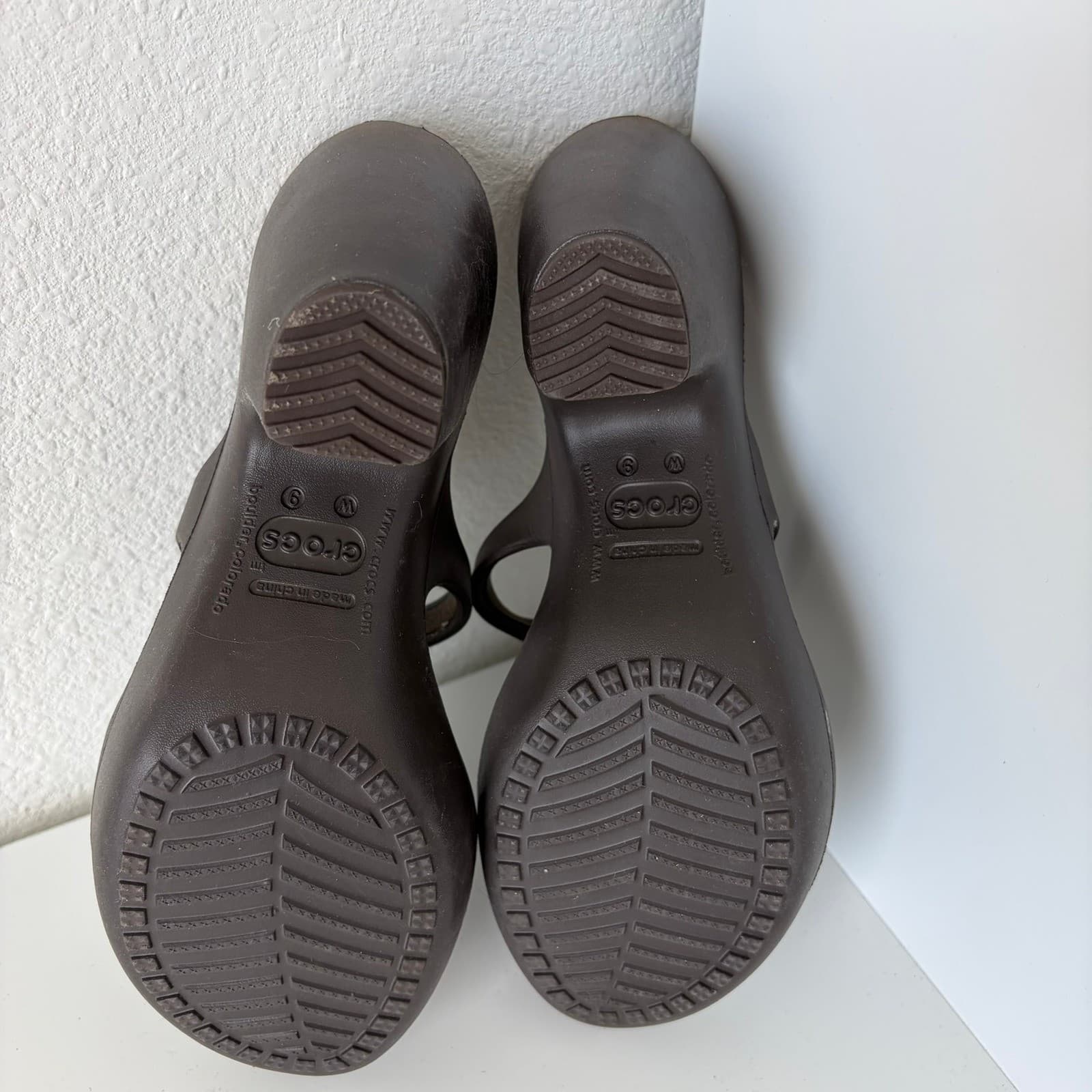 Crocs Cyprus Heel Sandals Womens 9 Brown T-Strap Block Heel Slides - Thumbnail 3