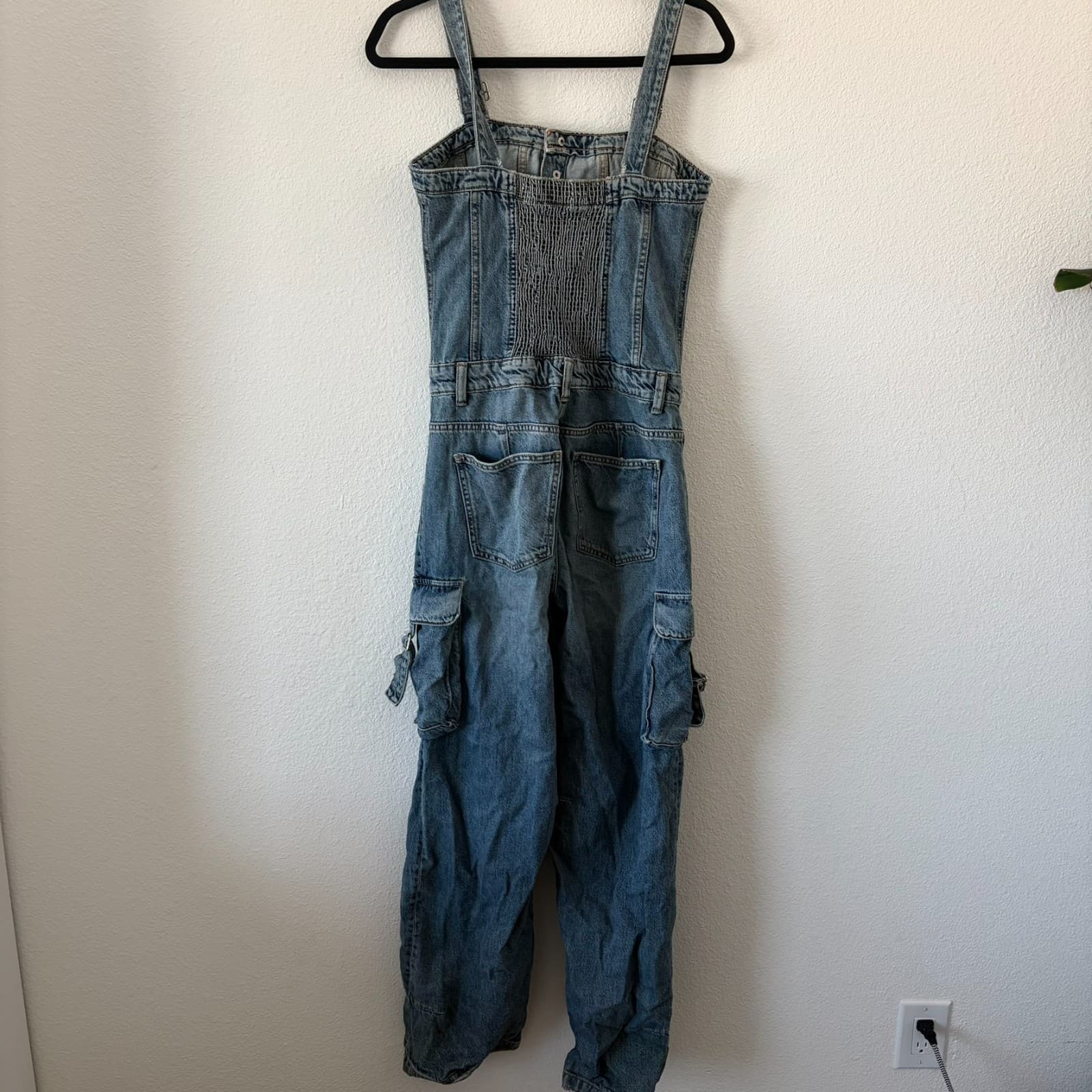 Zara Cargo Jumpsuit SM Adjustable Straps Patch Pockets Smocked Back Blogger Fave - Thumbnail 4