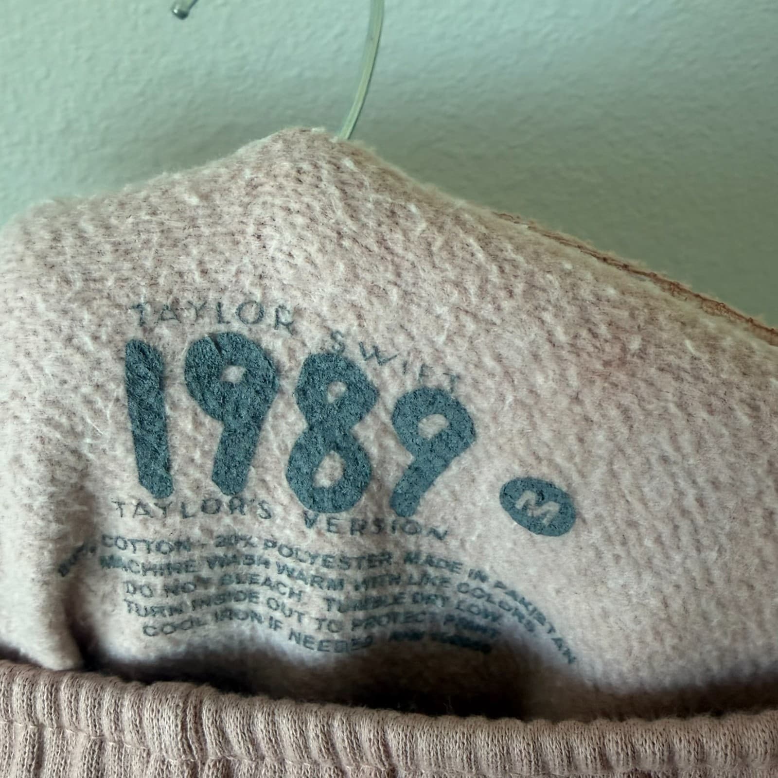Taylor Swift 1989 Taylor’s Version Sweatpants Size M Mauve Blue Graphic Official - Thumbnail 4