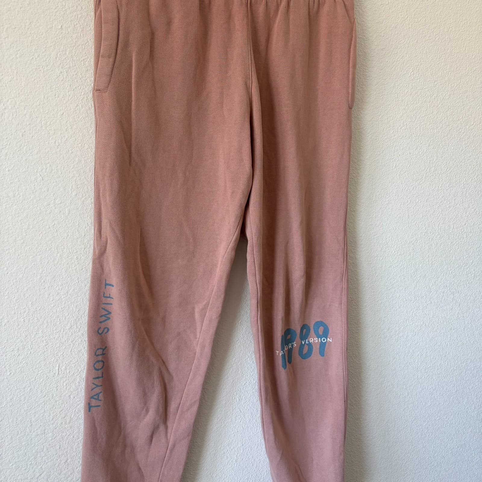 Taylor Swift 1989 Taylor’s Version Sweatpants Size M Mauve Blue Graphic Official - Thumbnail 2