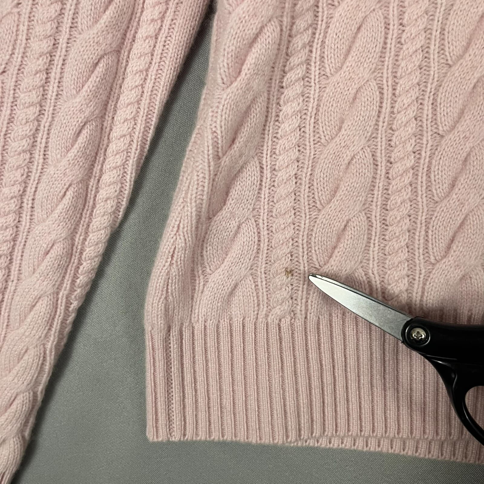 Bloomingdale's Sweater Women's Medium Pink 100% Cashmere Cable Knit Turtleneck - Thumbnail 3
