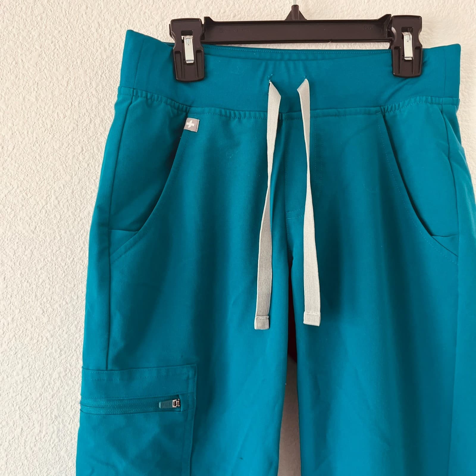 Figs Zamora Jogger Scrub Pants Women's 2XS Green Viscose Tapered Leg Drawstring - Thumbnail 2
