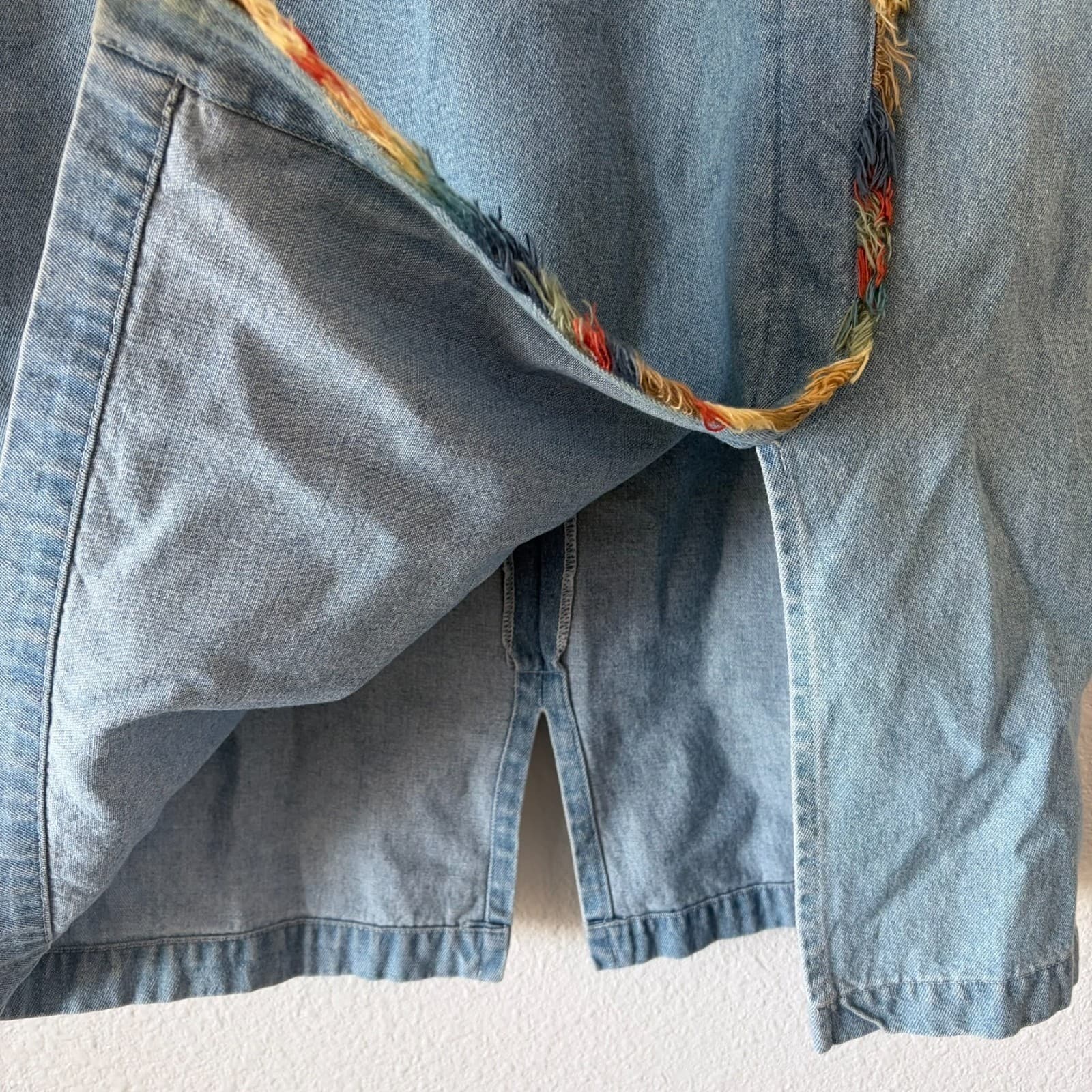 City Girl Sport Denim Skirt Size 10 Light Wash Fringe Trim RN 83254 USA Made Y2K - Thumbnail 4