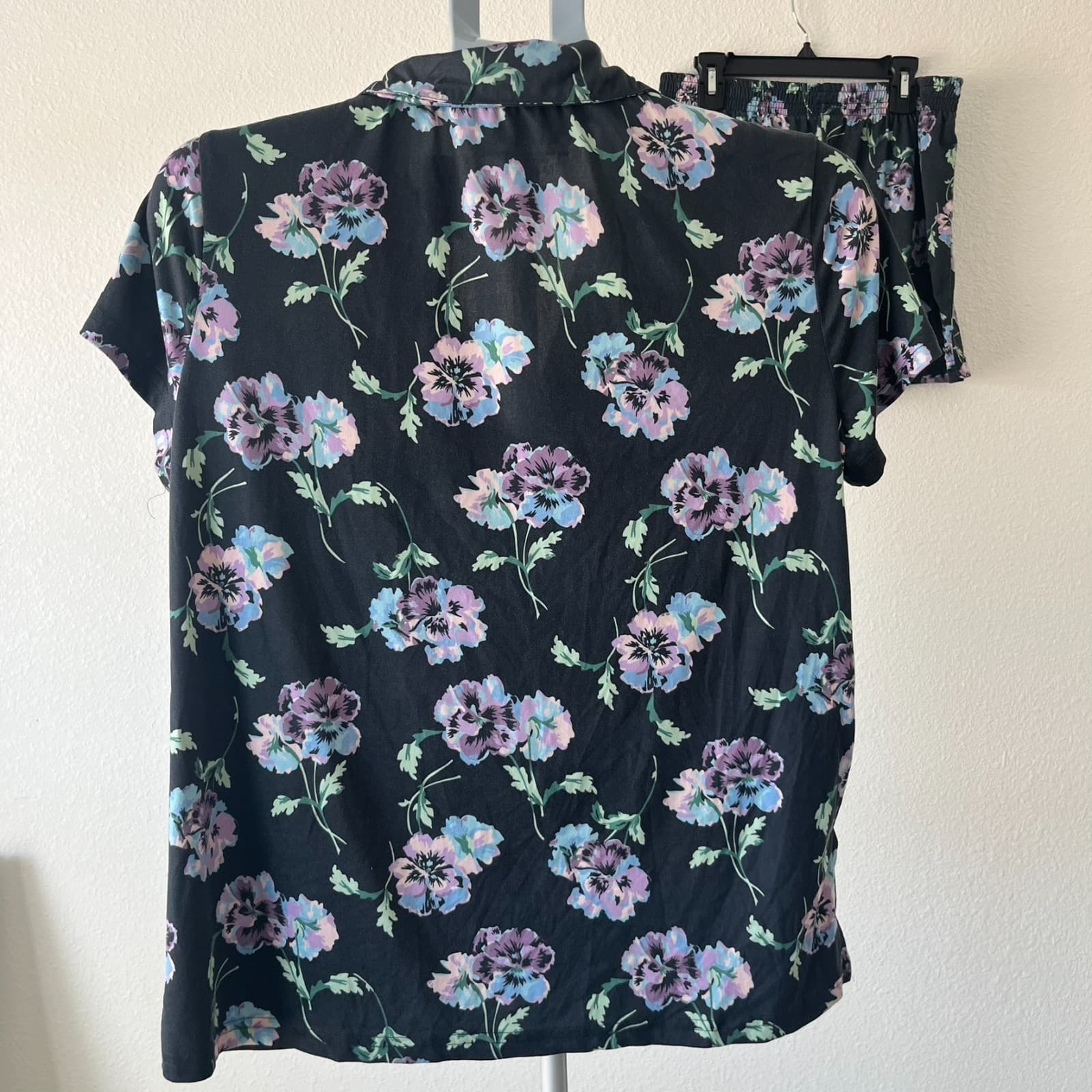 Vera Bradley 2 Piece Set Women's Medium Black Floral Print Stretch Button-Up - Thumbnail 4