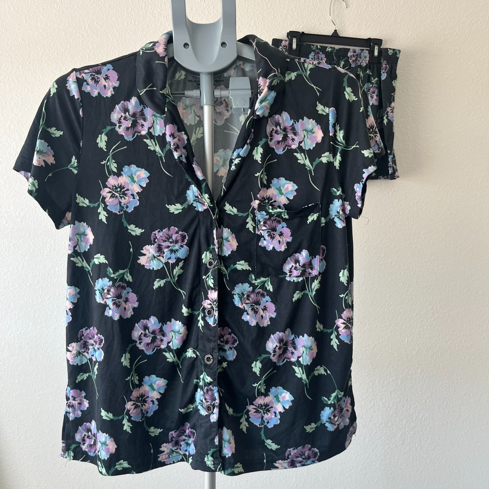 Vera Bradley 2 Piece Set Women's Medium Black Floral Print Stretch Button-Up - Thumbnail 3