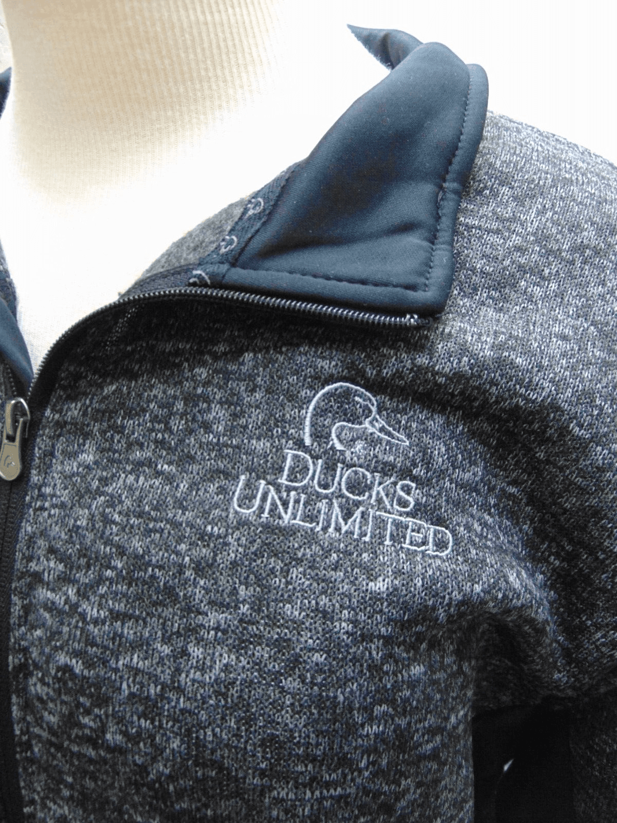 Ducks Unlimited Jacket Black & Gray Mens Size MED Fleece Two Tone Outdoor Gorp - Thumbnail 3