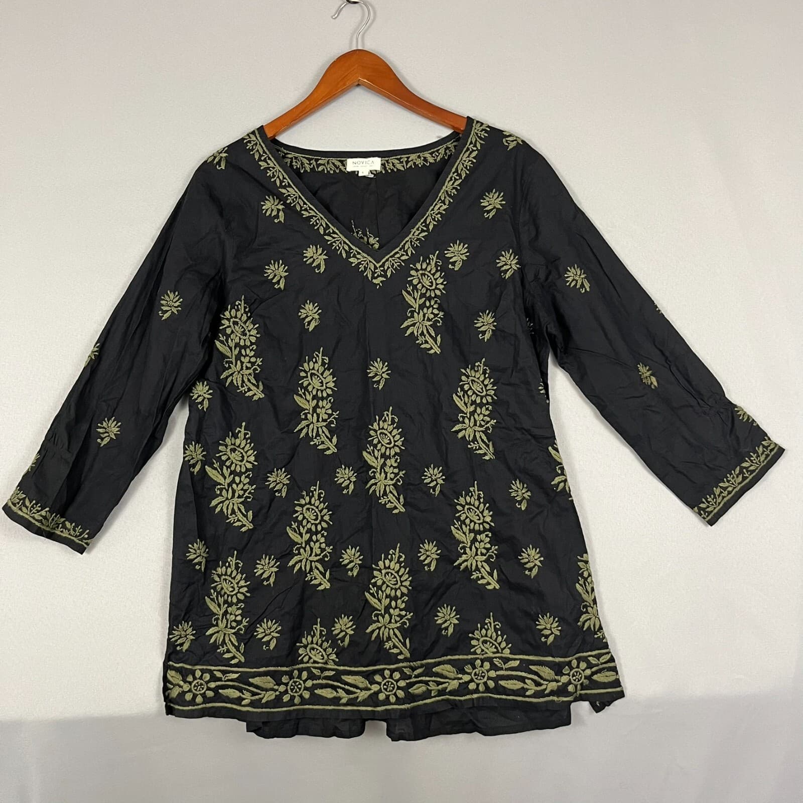Novica Black & Sage Green LG Cotton Tunic with Hand Embroidered Details Boho - Thumbnail 3