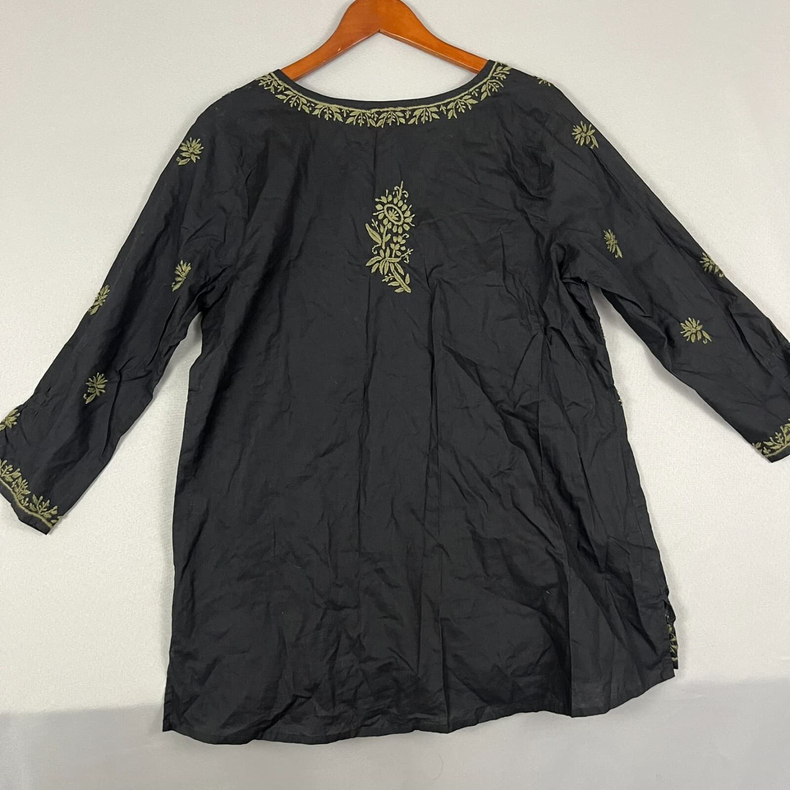Novica Black & Sage Green LG Cotton Tunic with Hand Embroidered Details Boho - Thumbnail 8