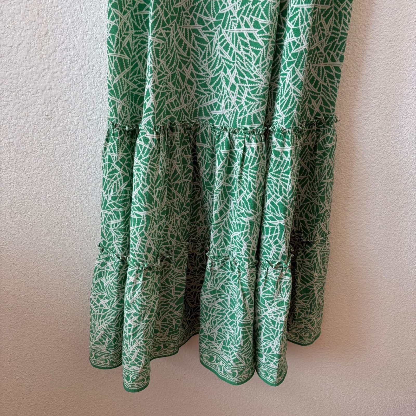 Max Studio Maxi Dress Womens Medium Green White Geometric Leaf Smocked Tiered - Thumbnail 4
