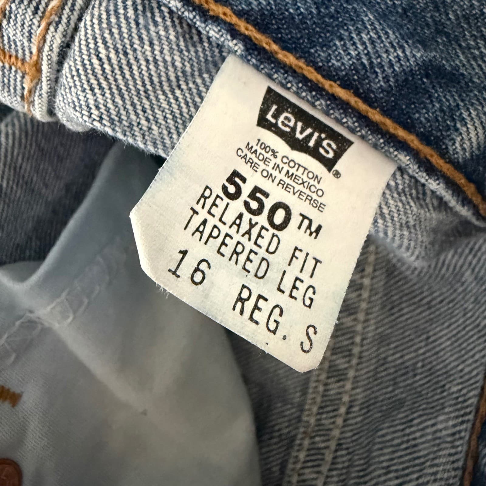 Vintage Levis 550 Relaxed Fit Jeans Womens 16 Short Tapered Leg 90s Mom Jean - Thumbnail 4