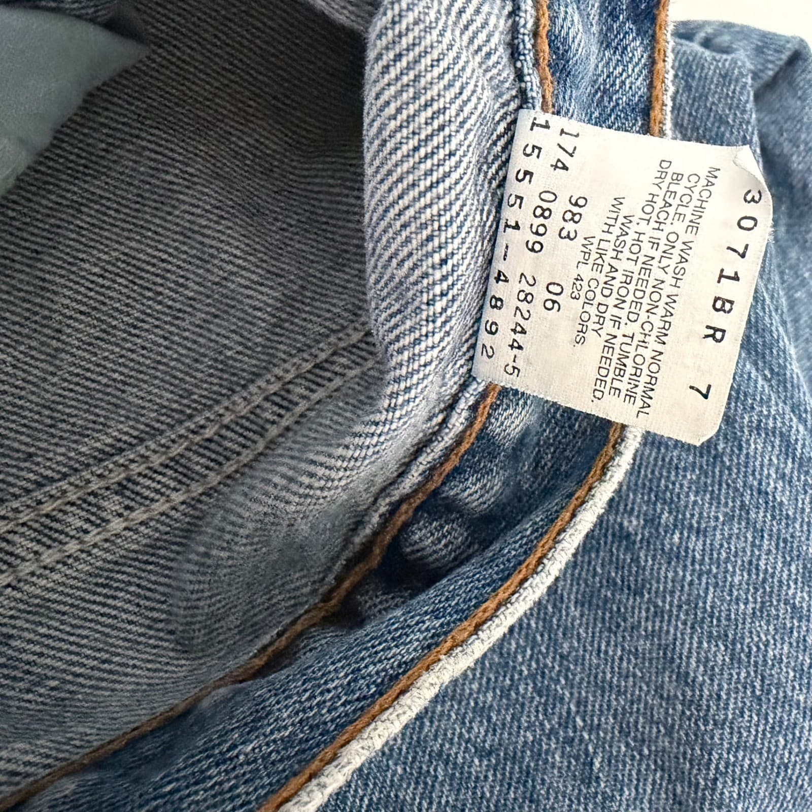 Vintage Levis 550 Relaxed Fit Jeans Womens 16 Short Tapered Leg 90s Mom Jean - Thumbnail 5