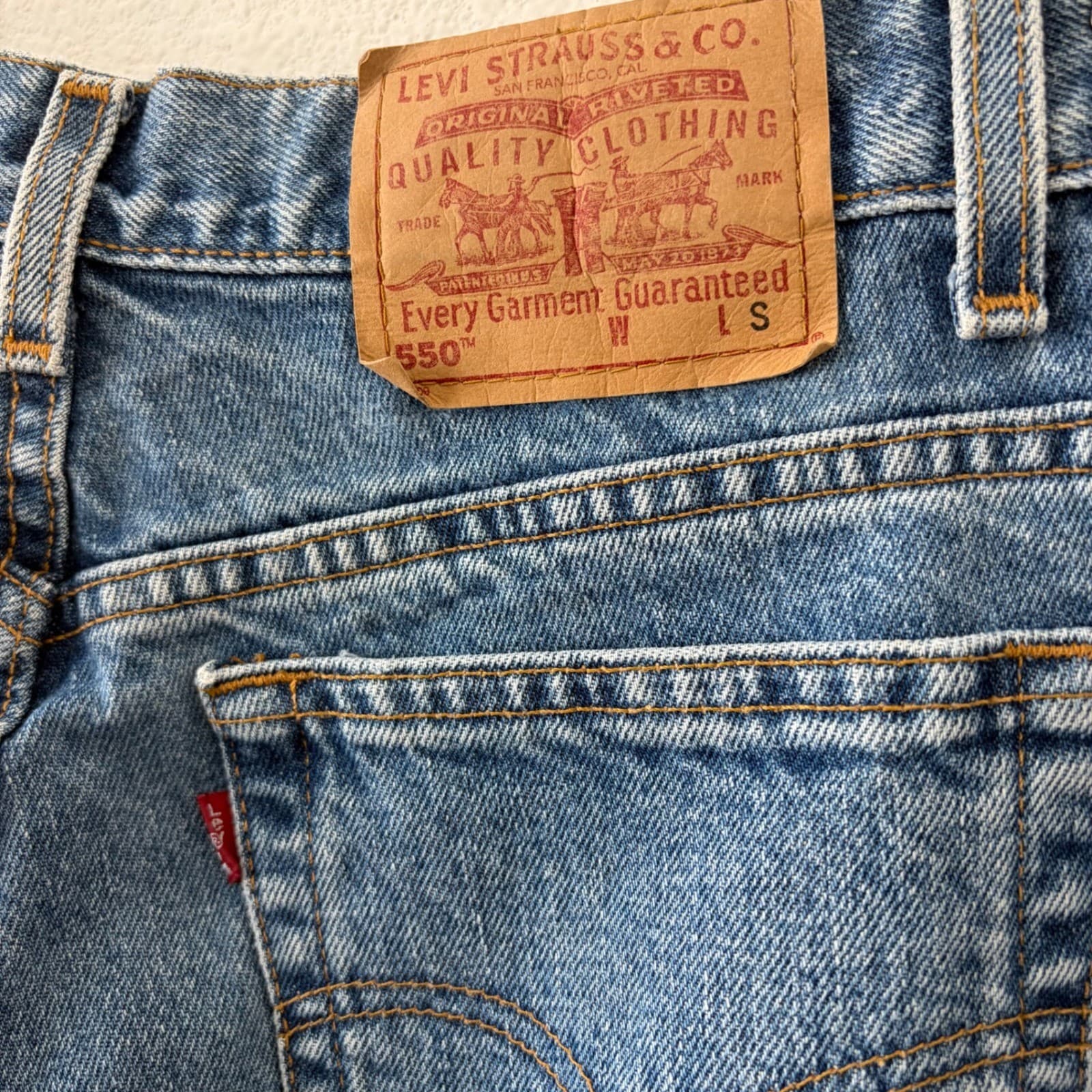 Vintage Levis 550 Relaxed Fit Jeans Womens 16 Short Tapered Leg 90s Mom Jean - Thumbnail 3