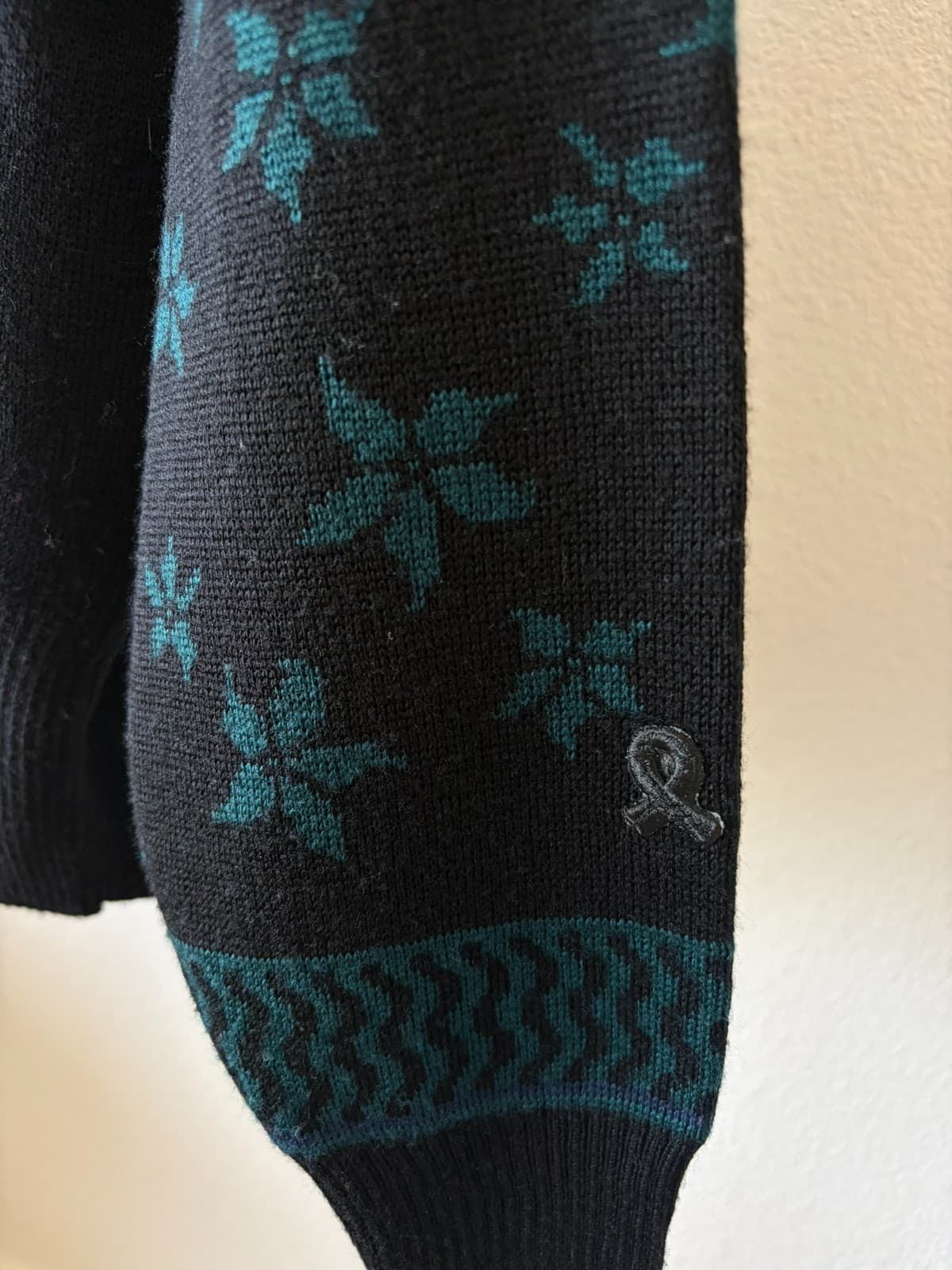 VTG Demetre Sweater M Floral Black Green Zigzag Collar Acrylic Wool Hong Kong - Thumbnail 3